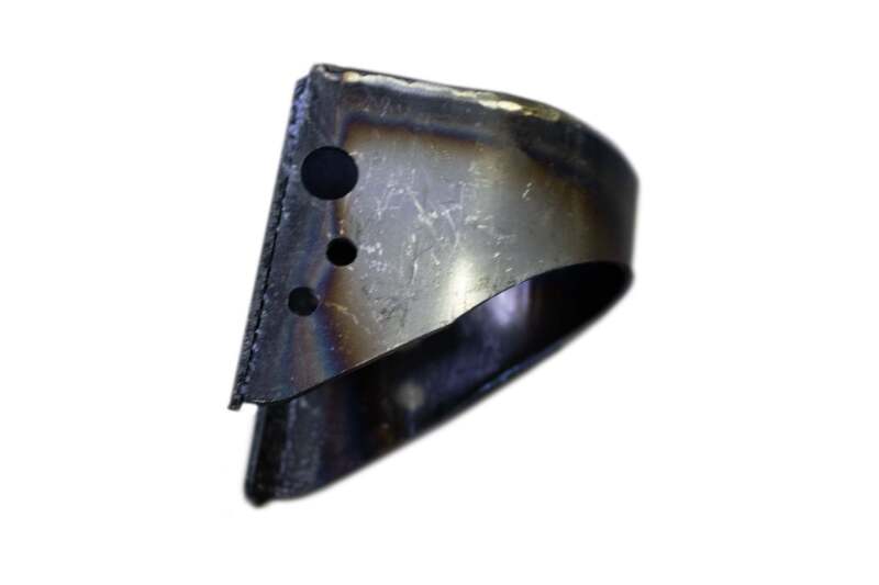 RustBuster RB7418 Rust Buster Avalanche/fits Suburban/Yukon Center Body Frame Mount