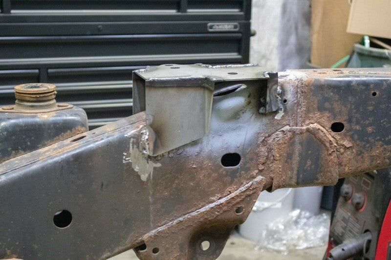 RustBuster RB7018R Front Bed Mount Right Side