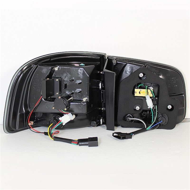 Spyder 5042699 fits Volkswagen 03-07 Touareg LED Tail Lights Black ALT-YD-VTOU0