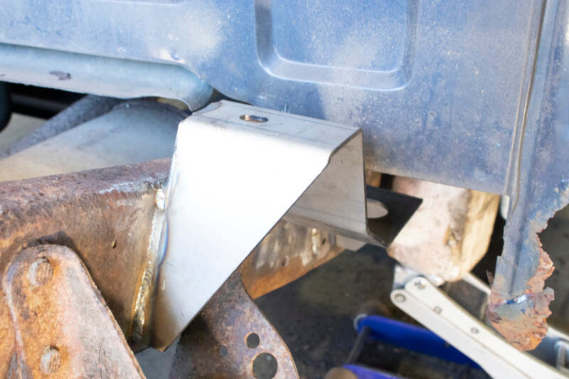 RustBuster RB7306L fits Chevrolet/GMC C/K 1500/2500 Bed and Cab Mount Brackets-L