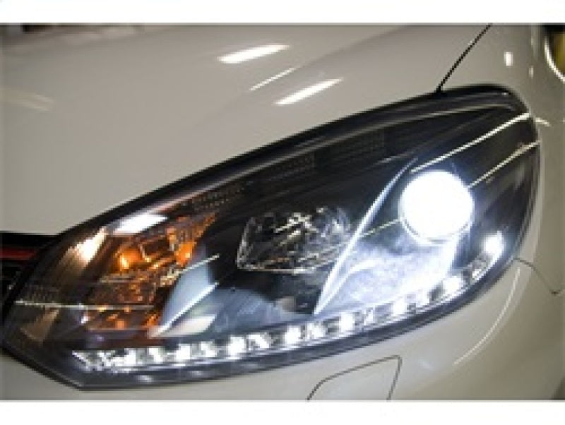 Spyder 5012111 fits Volkswagen 10-13 Golf/GTI Projector Headlights Halogen Mode