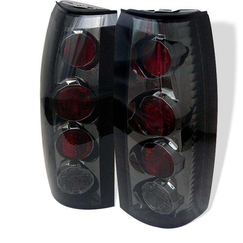 Spyder 5001405 fits Chevy 88-98 C/K Series 1500/2500 /fits GMC Sierra 88-98 Eur