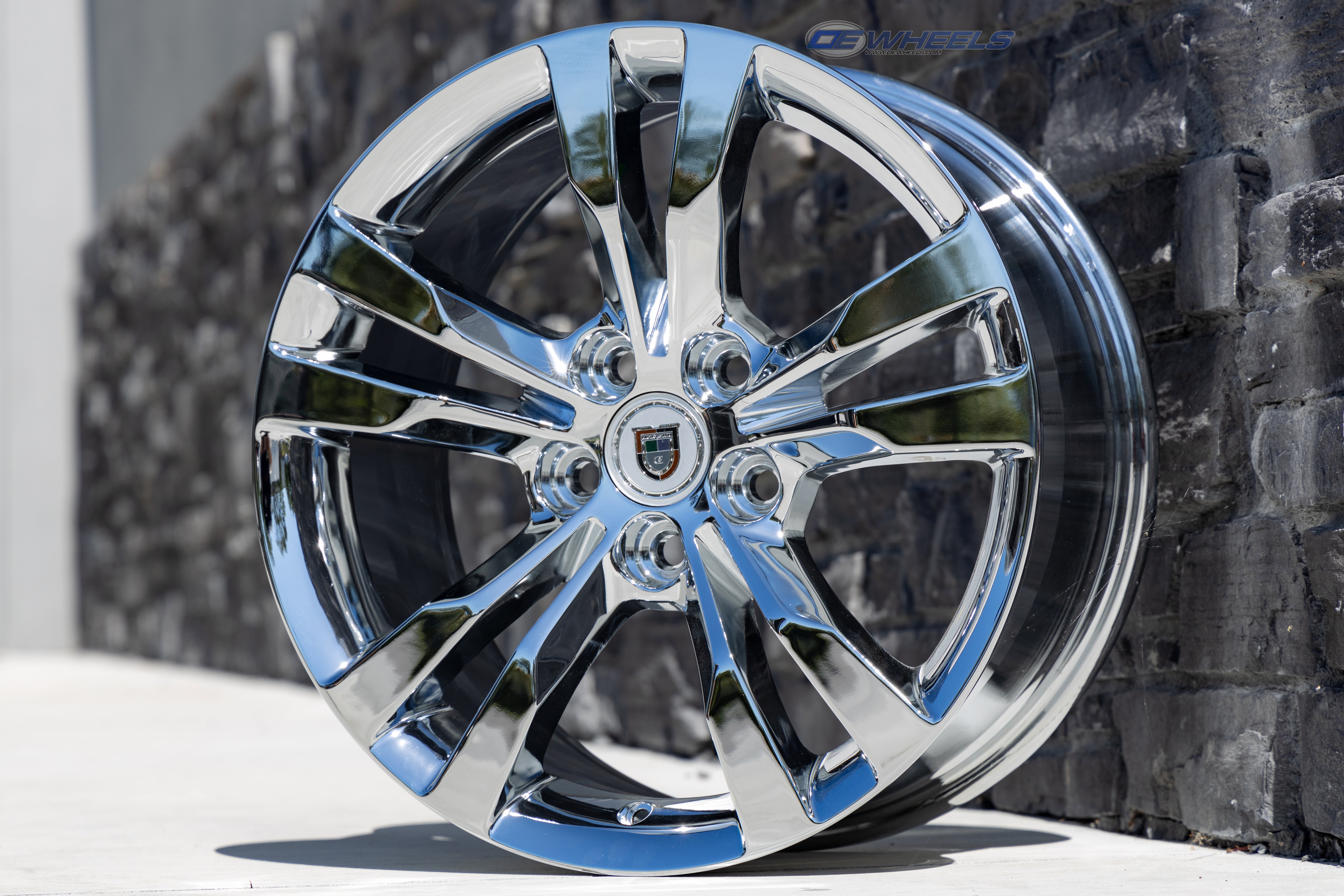 OE Wheels CA15C-18085-5120-32C 18" Replica CA15C fits Cadillac CTS 18x8.5 Chrome