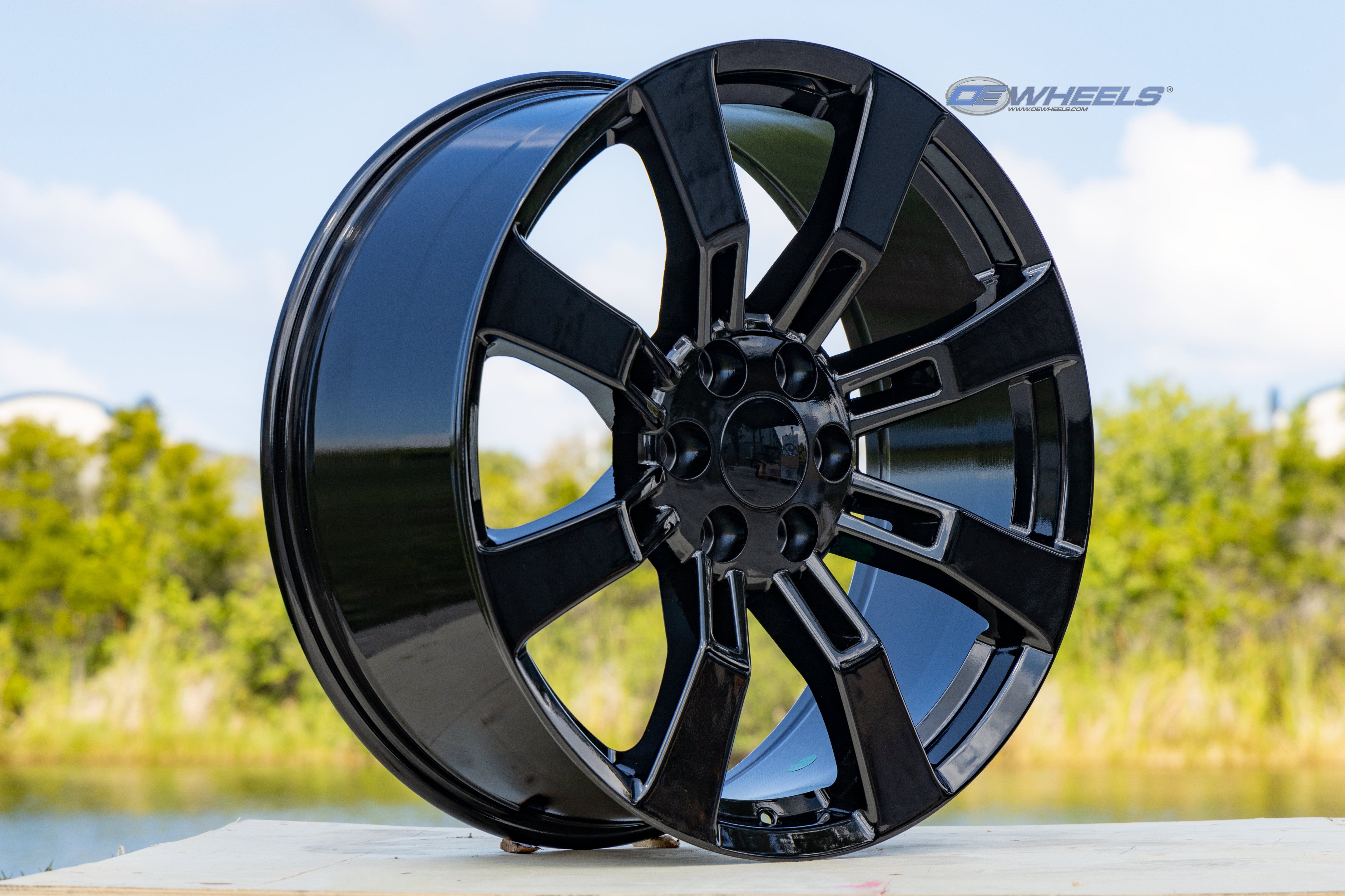 OE Wheels CA82-22090-6550-31B 22" Replica CA82 fits Cadillac Escalade 22x9 Black