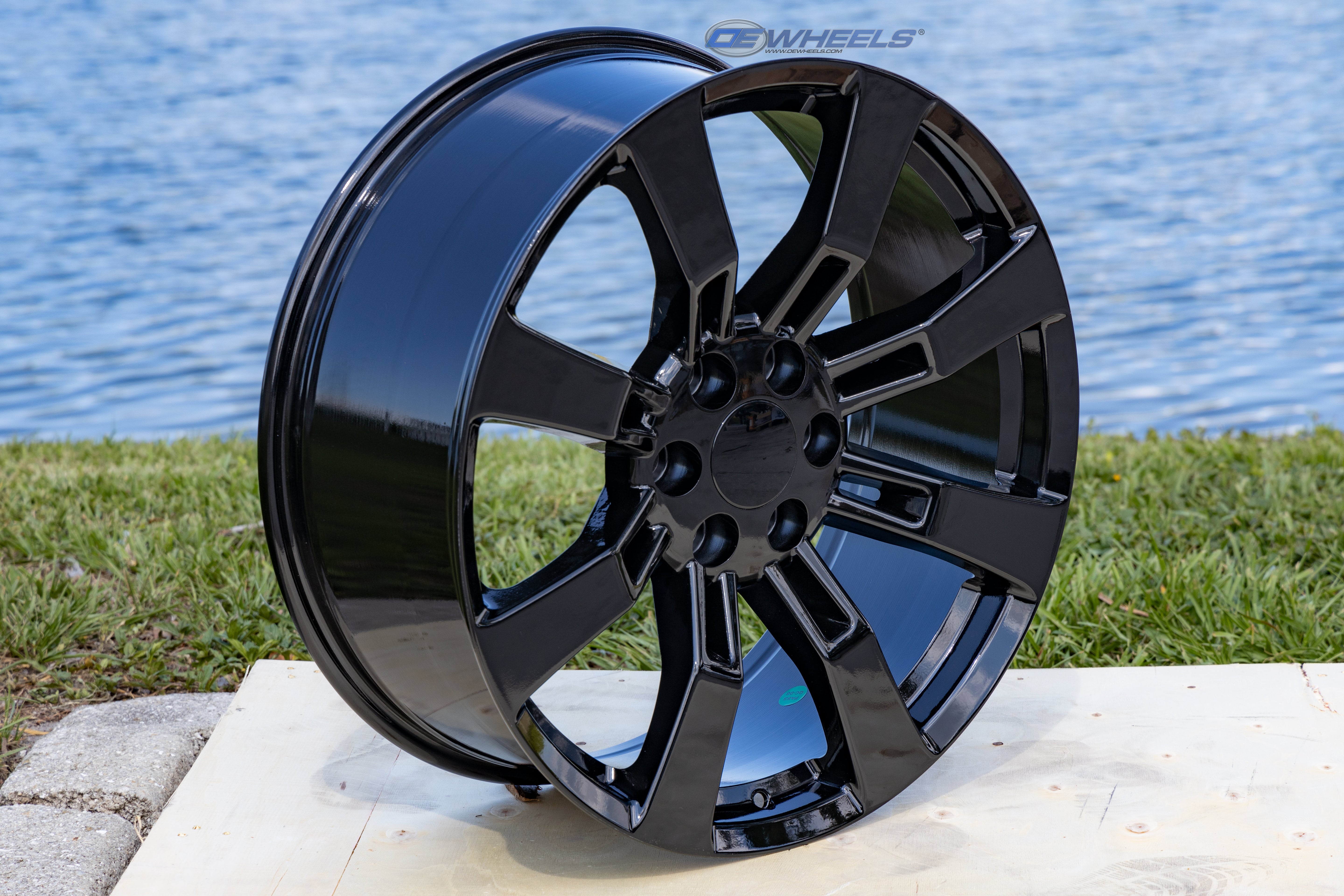 OE Wheels CA82-22090-6550-31B 22" Replica CA82 fits Cadillac Escalade 22x9 Black
