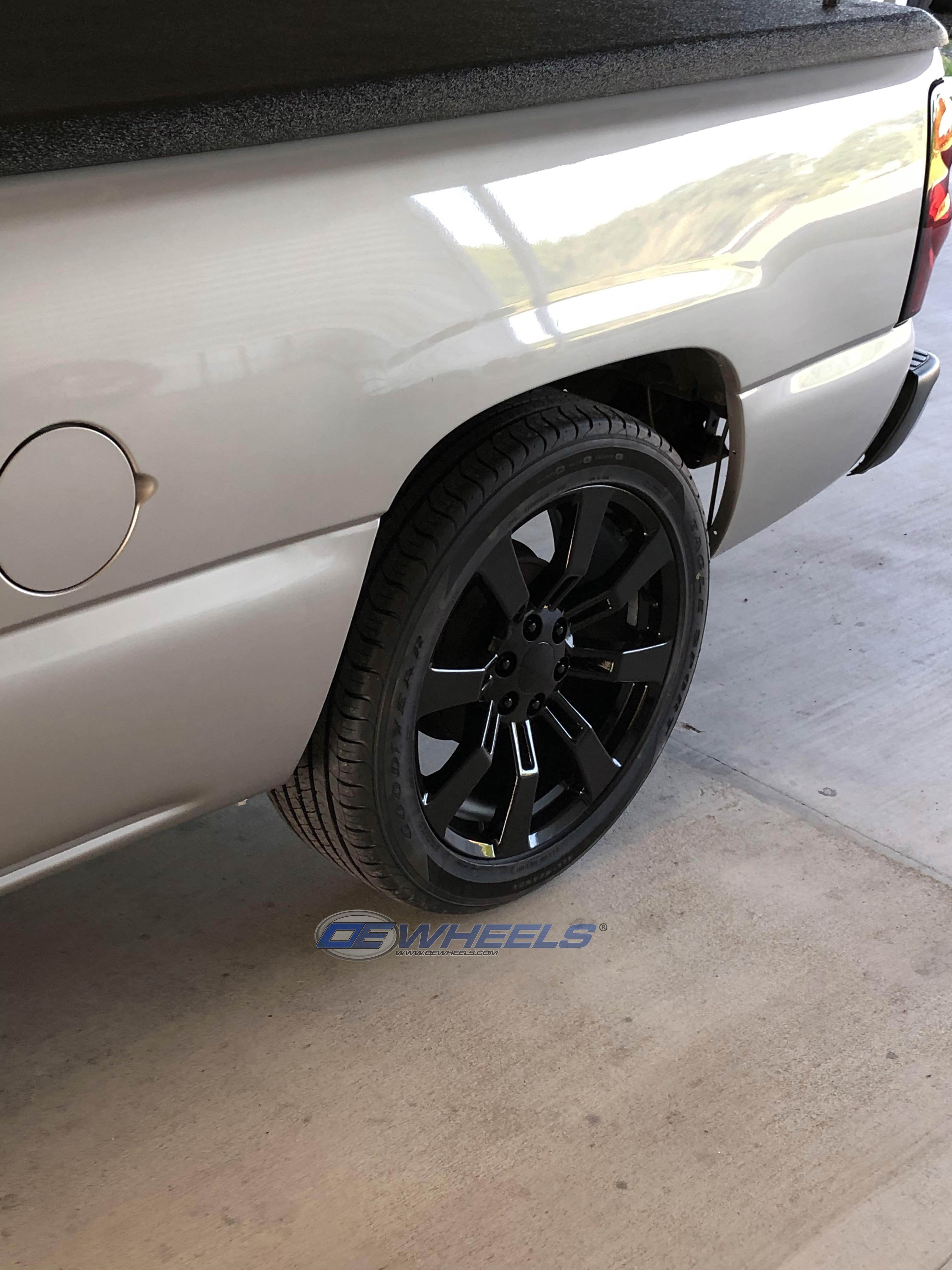 OE Wheels CA82-22090-6550-31B 22" Replica CA82 fits Cadillac Escalade 22x9 Black