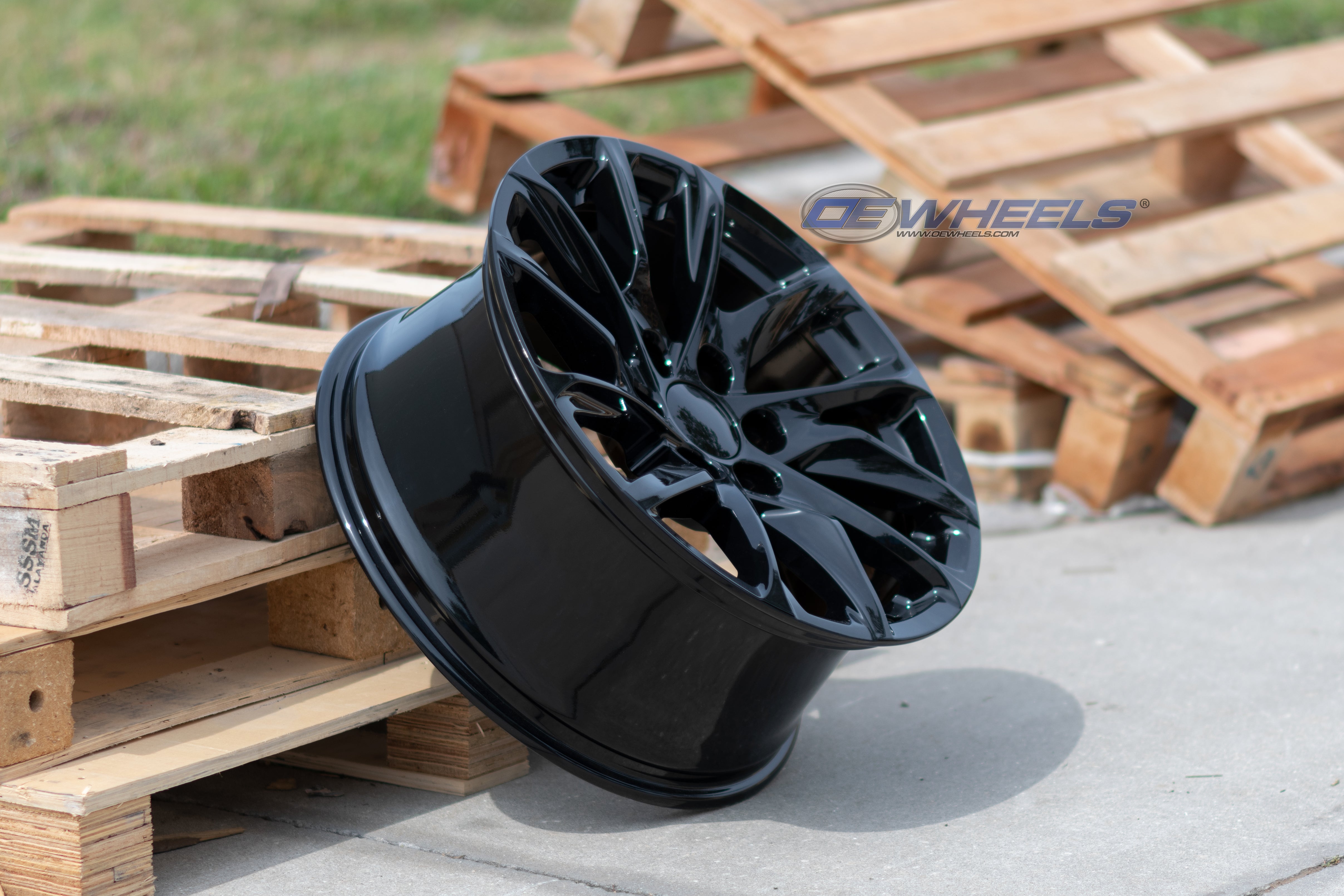 OE Wheels CA90-20090-6550-28B 20" Replica fits Cadillac Escalade Gloss Black