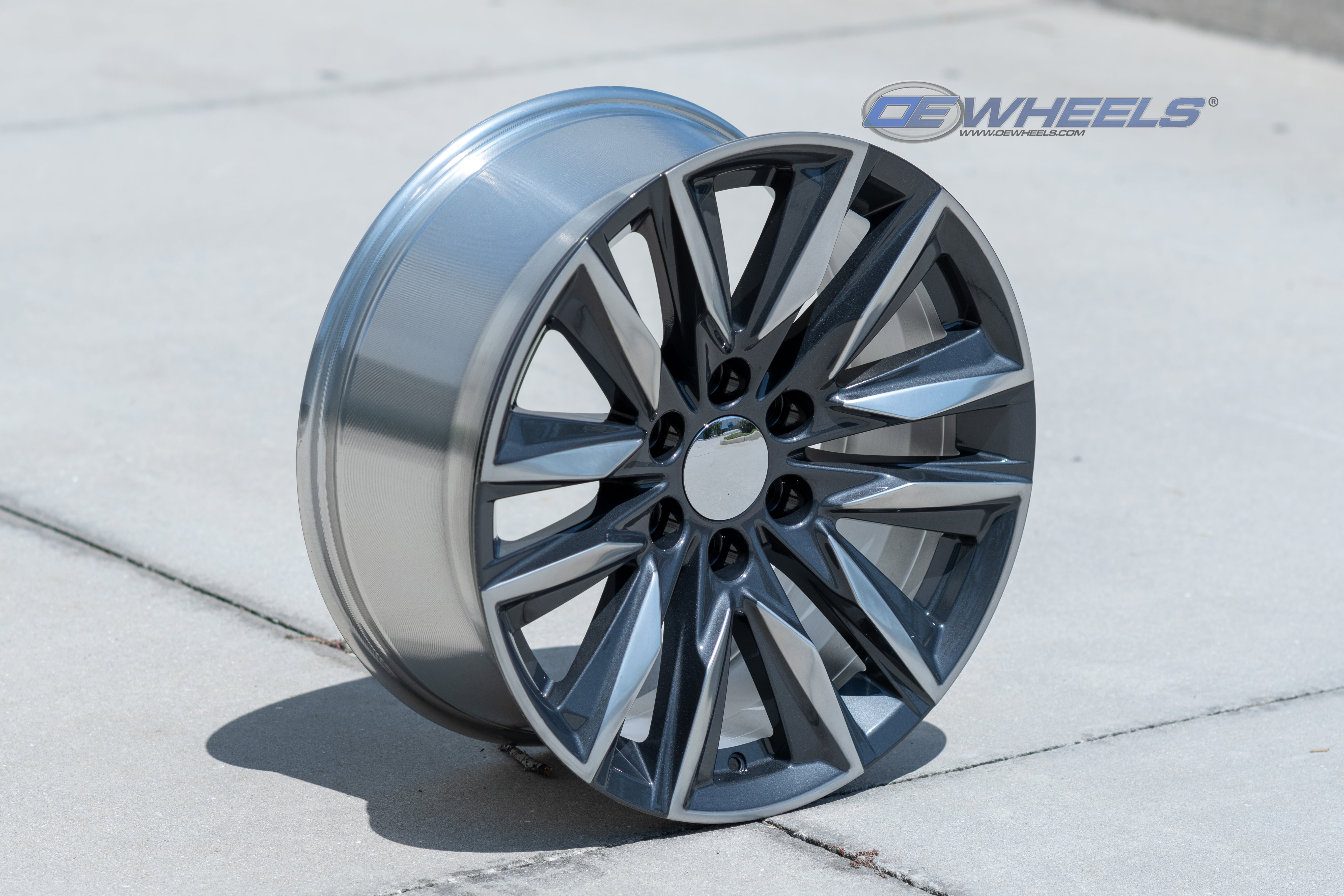OE Wheels CA91-20090-6550-28PG 20" Replica fits Cadillac Escalade Gunmetal