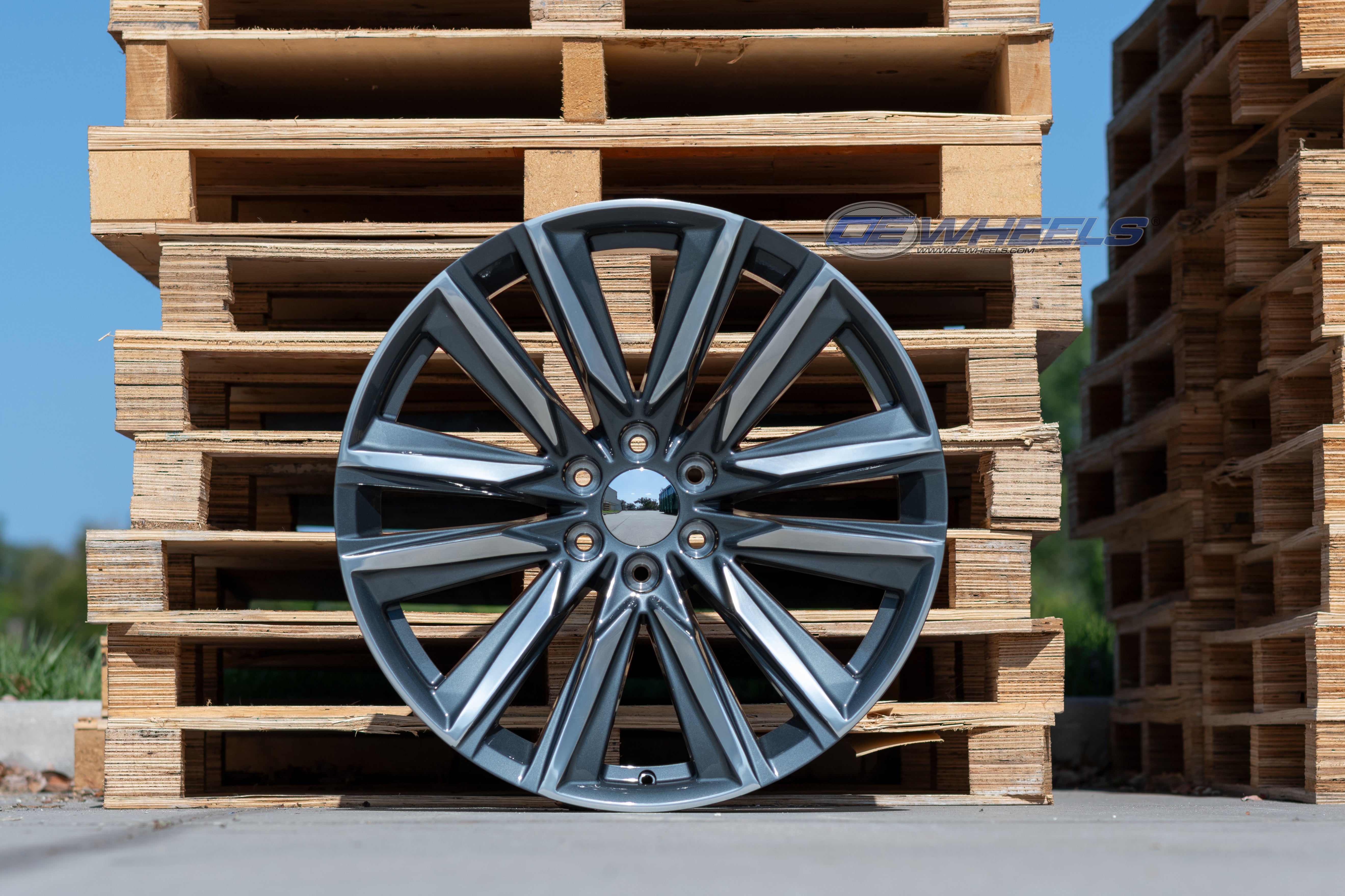 OE Wheels CA91-24100-6550-28PG 24" Replica fits Cadillac Escalade Gunmetal