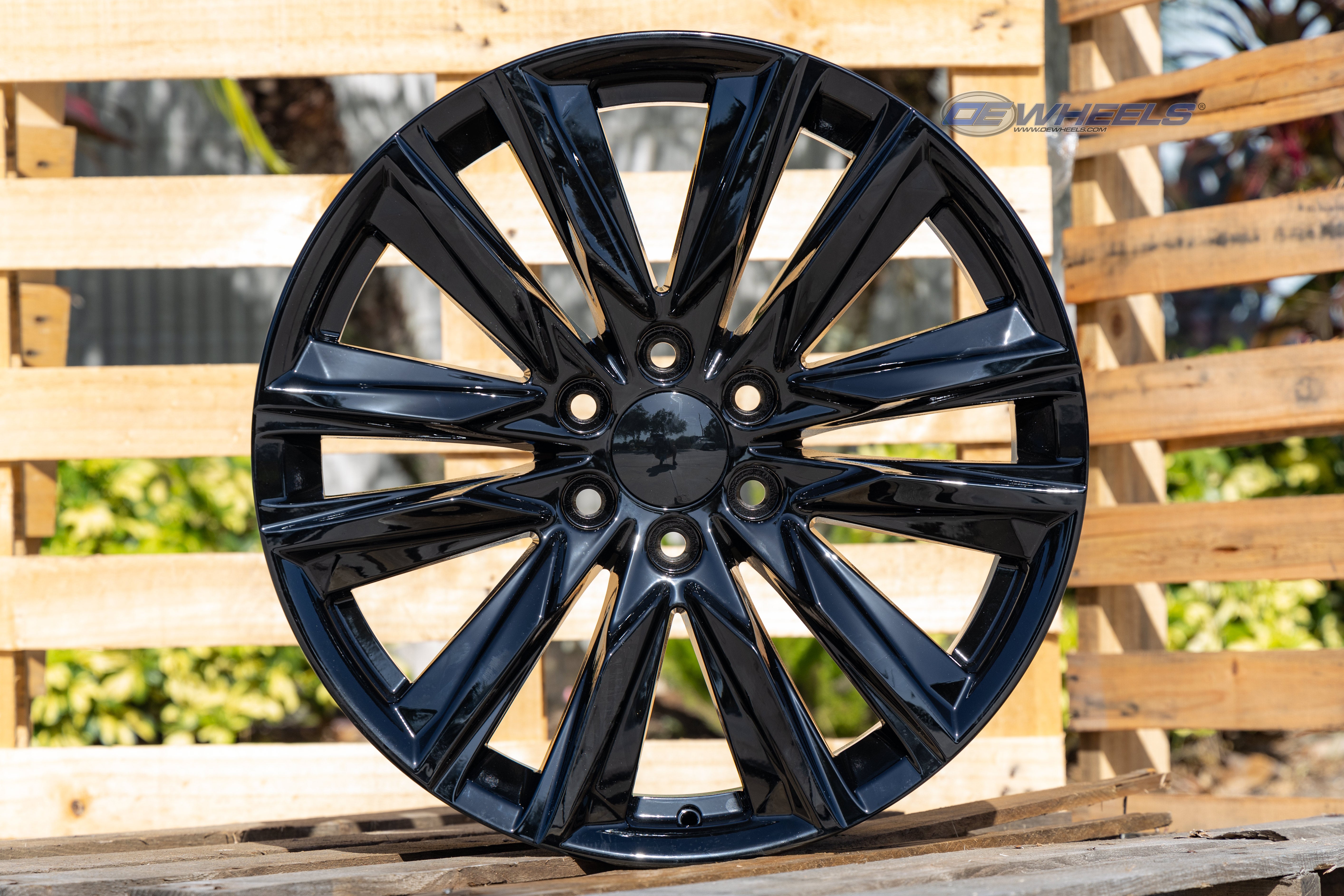OE Wheels CA91-24100-6550-28B 24" Replica fits Cadillac Escalade Gloss Black