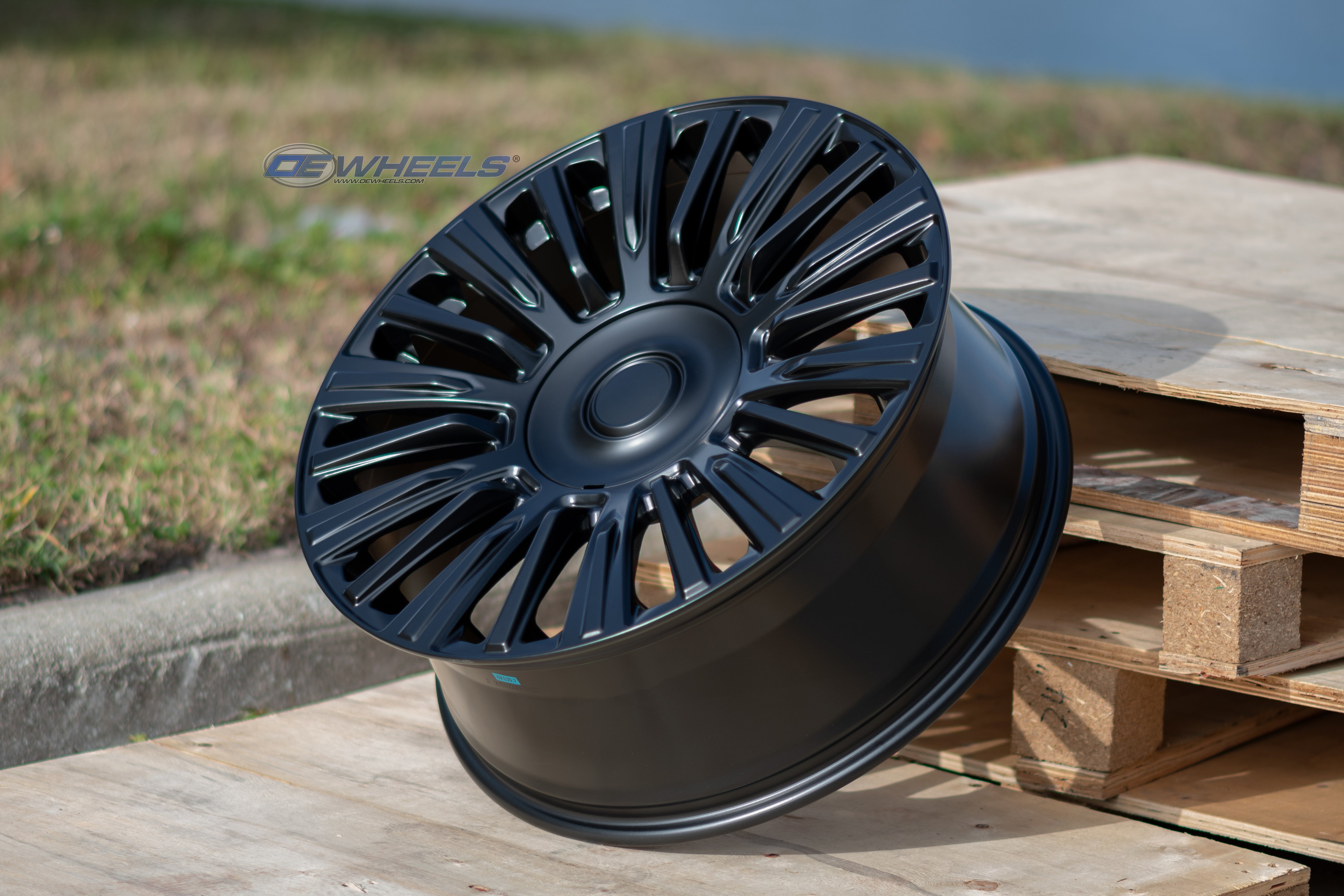 OE Wheels CA92-22090-6550-28B1 22" Replica fits Cadillac Escalade - Satin Black