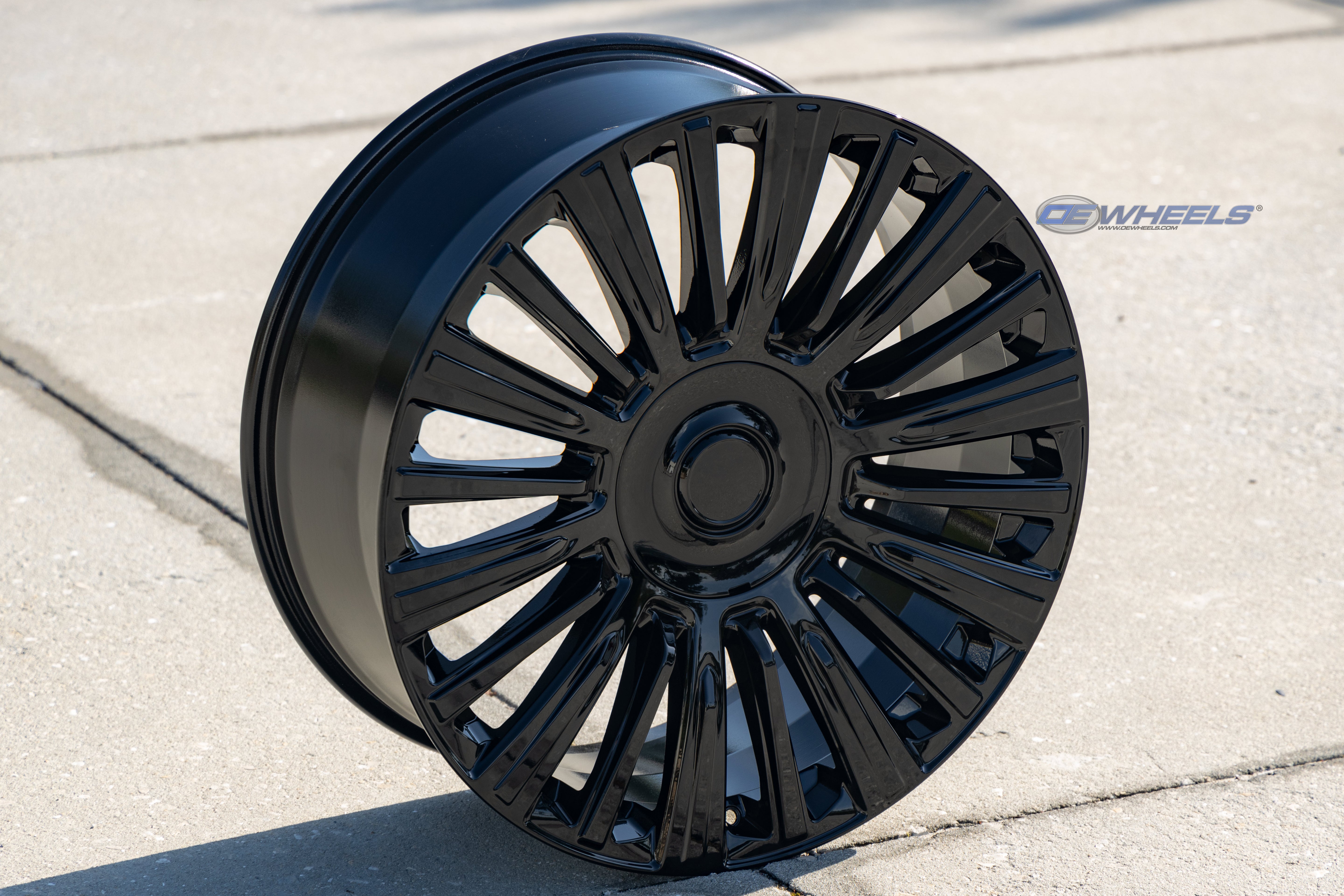 OE Wheels CA92-22090-6550-28B 22" Replica fits Cadillac Escalade Gloss Black