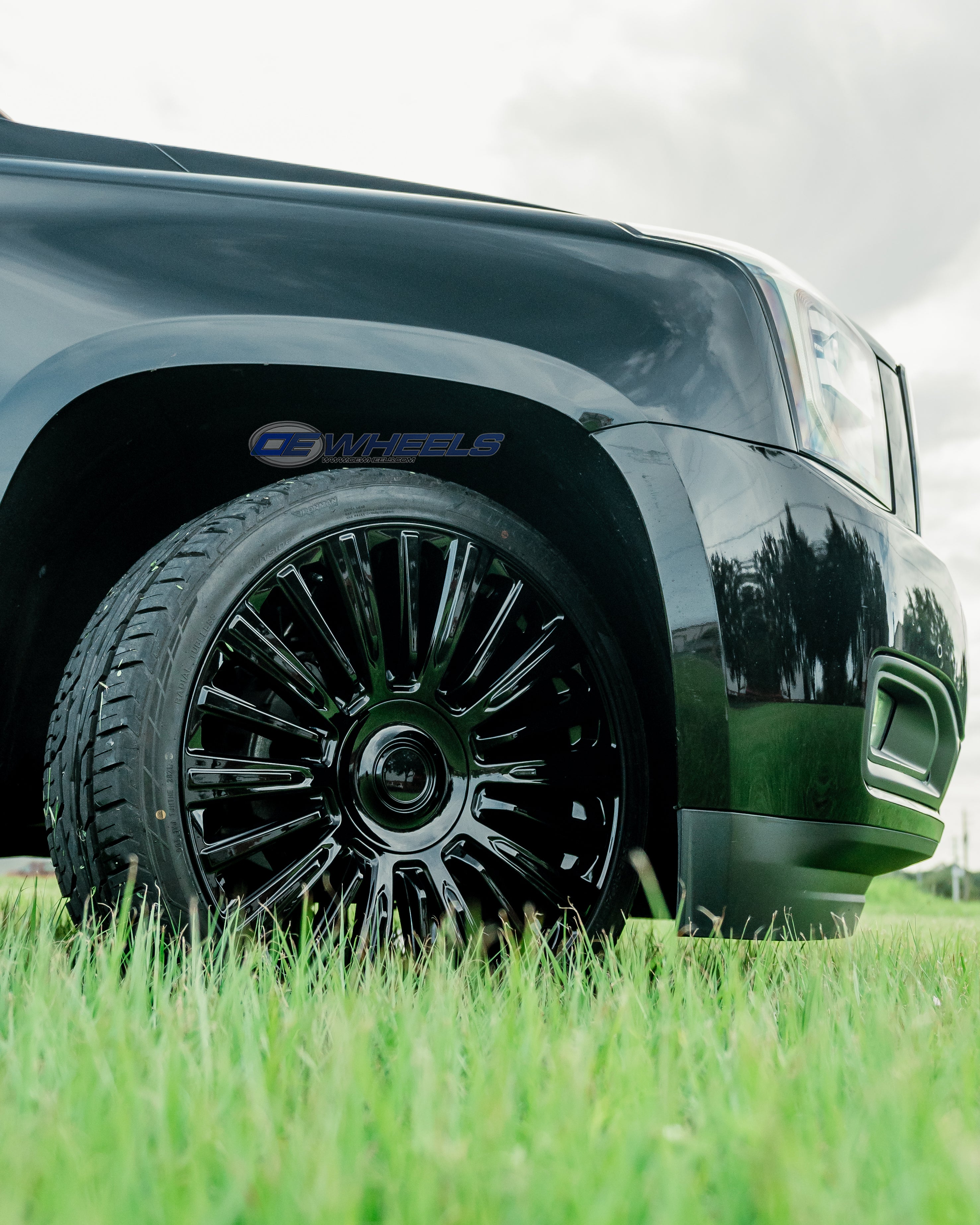 OE Wheels CA92-24100-6550-28B1 24" Replica fits Cadillac Escalade - Satin Black
