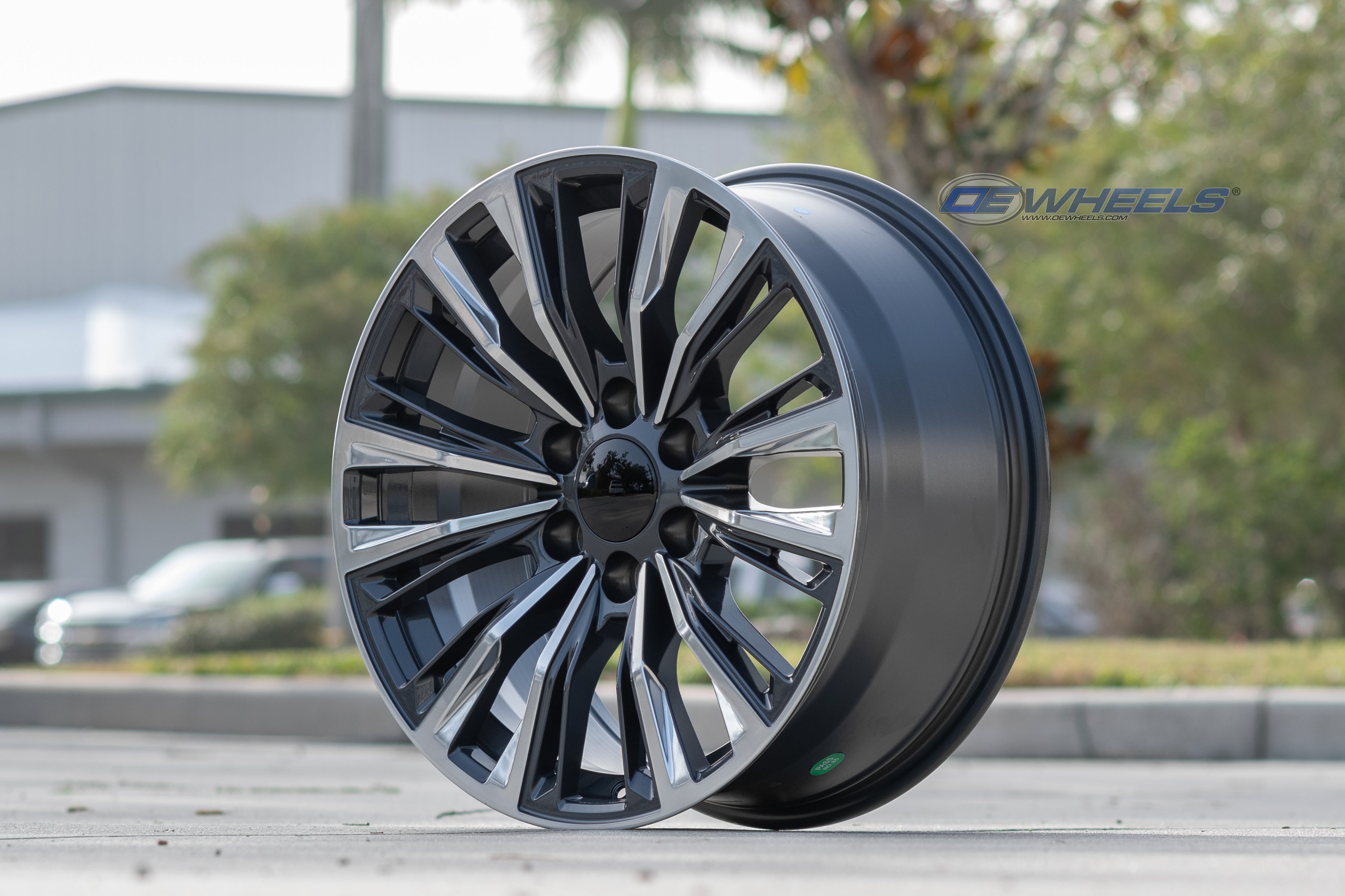 OE Wheels CA93-20090-6550-28PG 20" Replica fits Cadillac Escalade Gunmetal