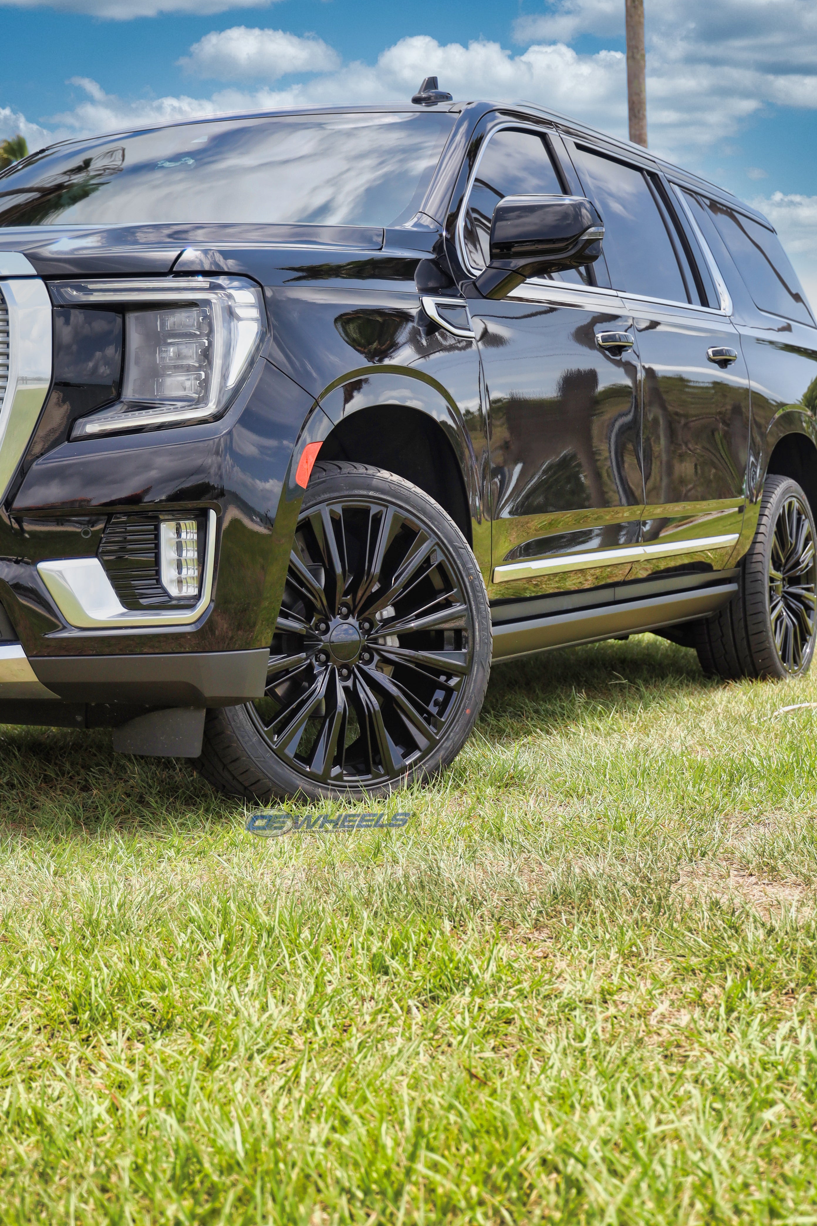 OE Wheels CA93-24100-6550-28B 24" Replica fits Cadillac Escalade Gloss Black