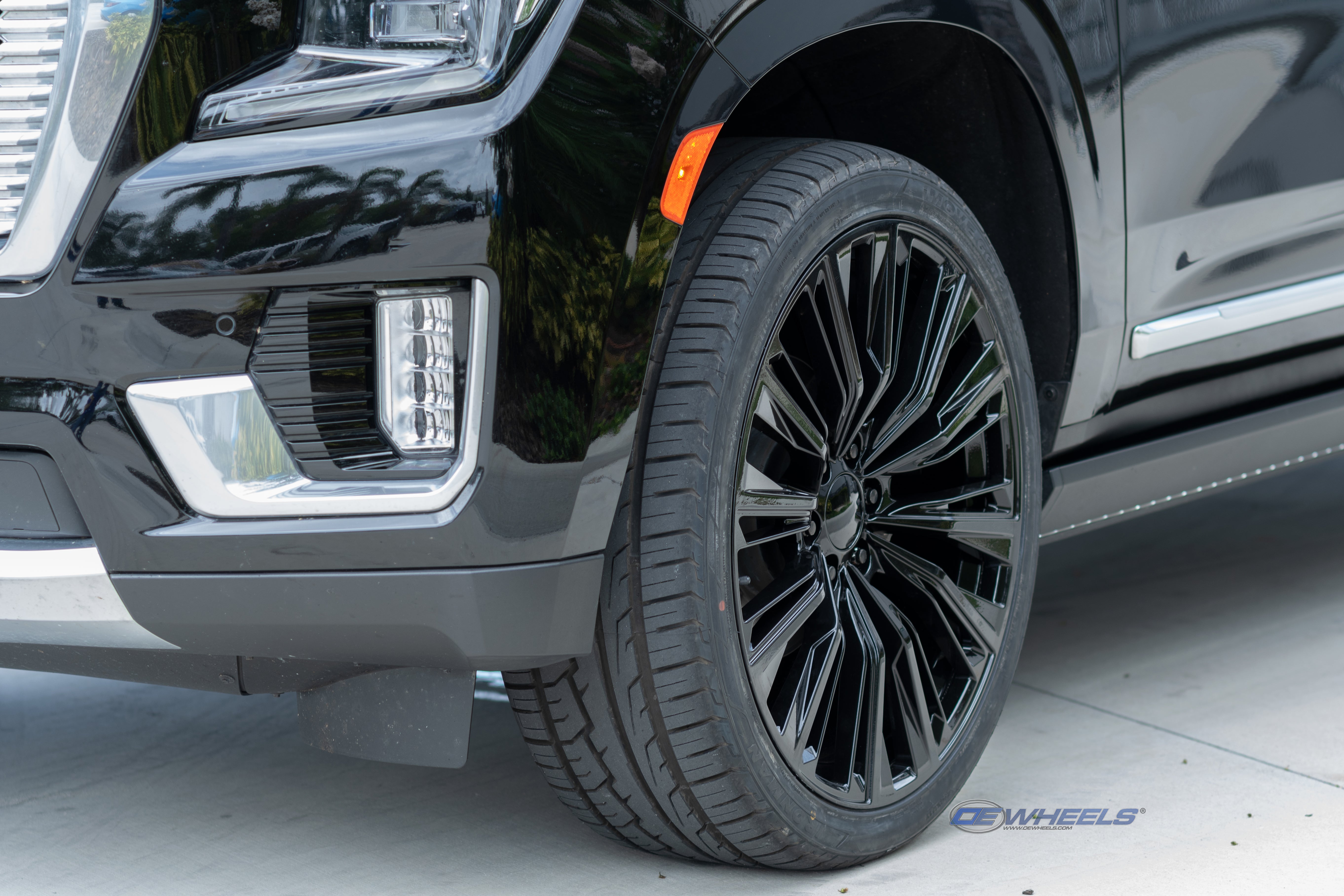 OE Wheels CA93-24100-6550-28B 24" Replica fits Cadillac Escalade Gloss Black