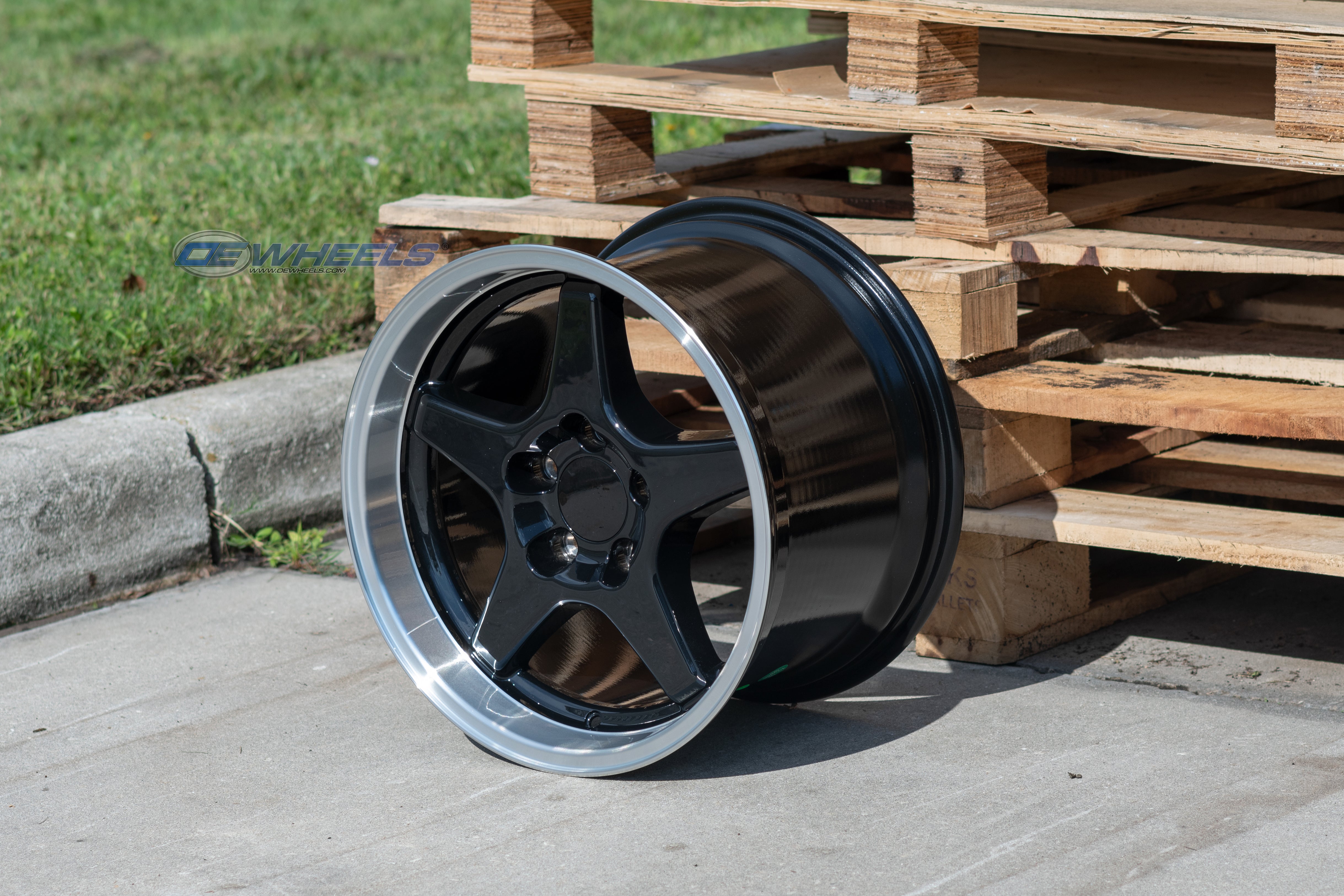 OE Wheels CV01-17110-5475-50BM 17" Replica fits Chevrolet Corvette ZR1 Black
