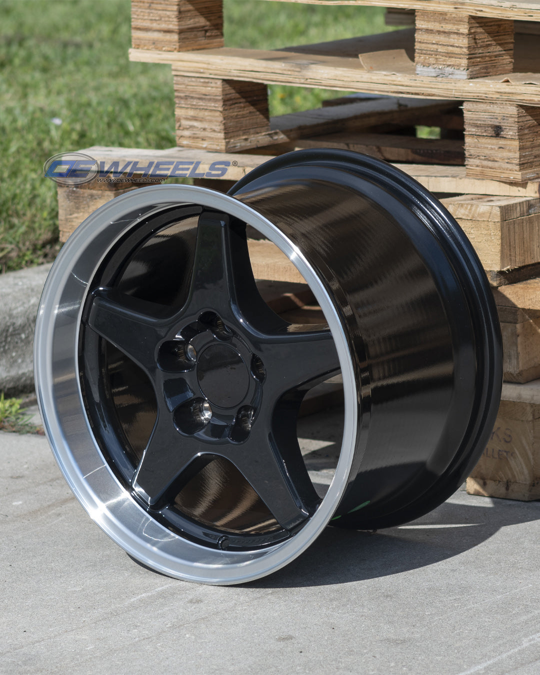 OE Wheels CV01-17110-5475-50BM 17" Replica fits Chevrolet Corvette ZR1 Black