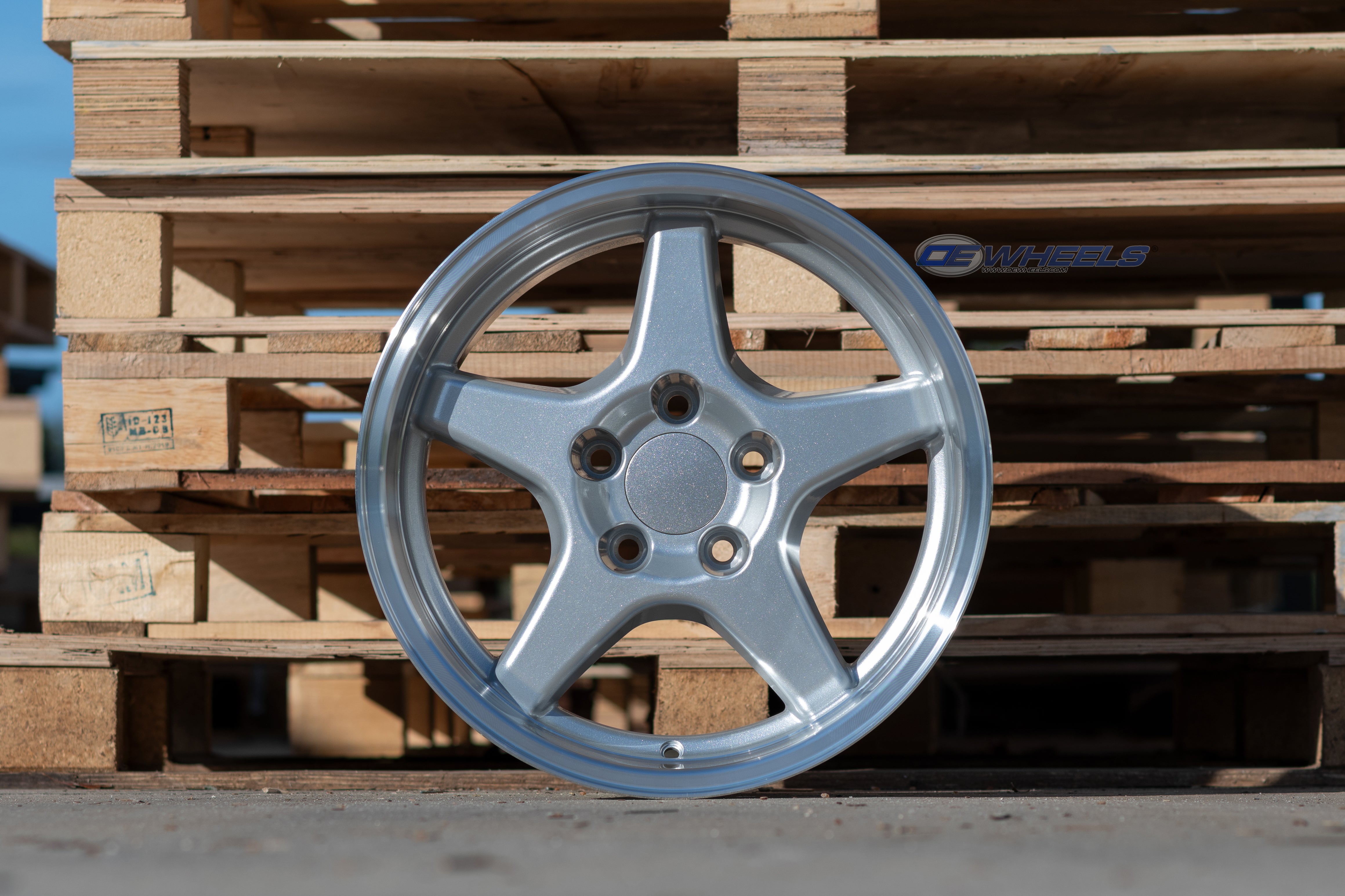 OE Wheels CV01-17110-5475-50SM 17" Replica fits Chevrolet Corvette ZR1 Silver