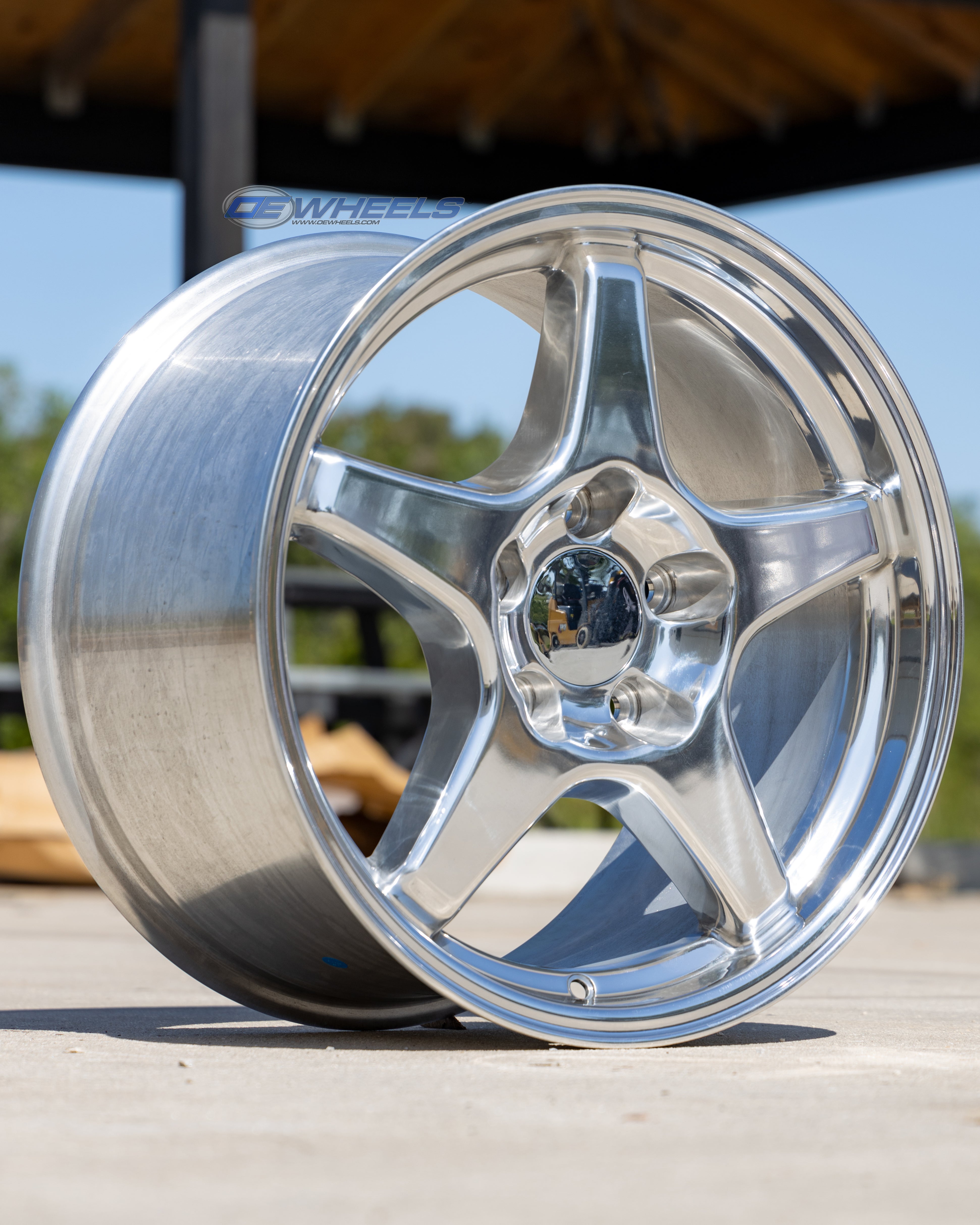OE Wheels CV01-17110-5475-50P 17" Replica fits Chevrolet Corvette ZR1 Polished