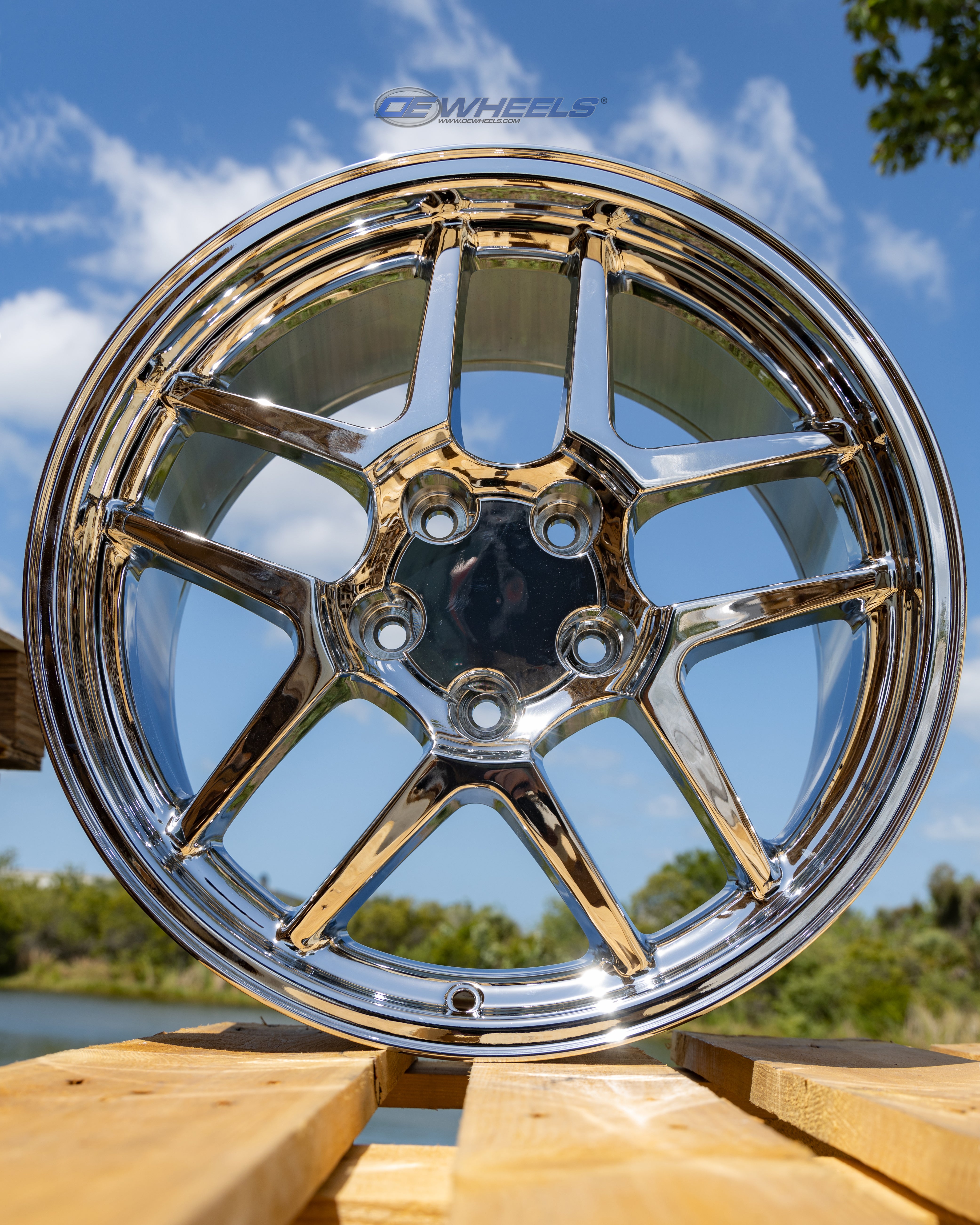 OE Wheels CV04-18105-5475-56C 18" Replica fits Chevrolet Corvette C5 Z06 Chrome