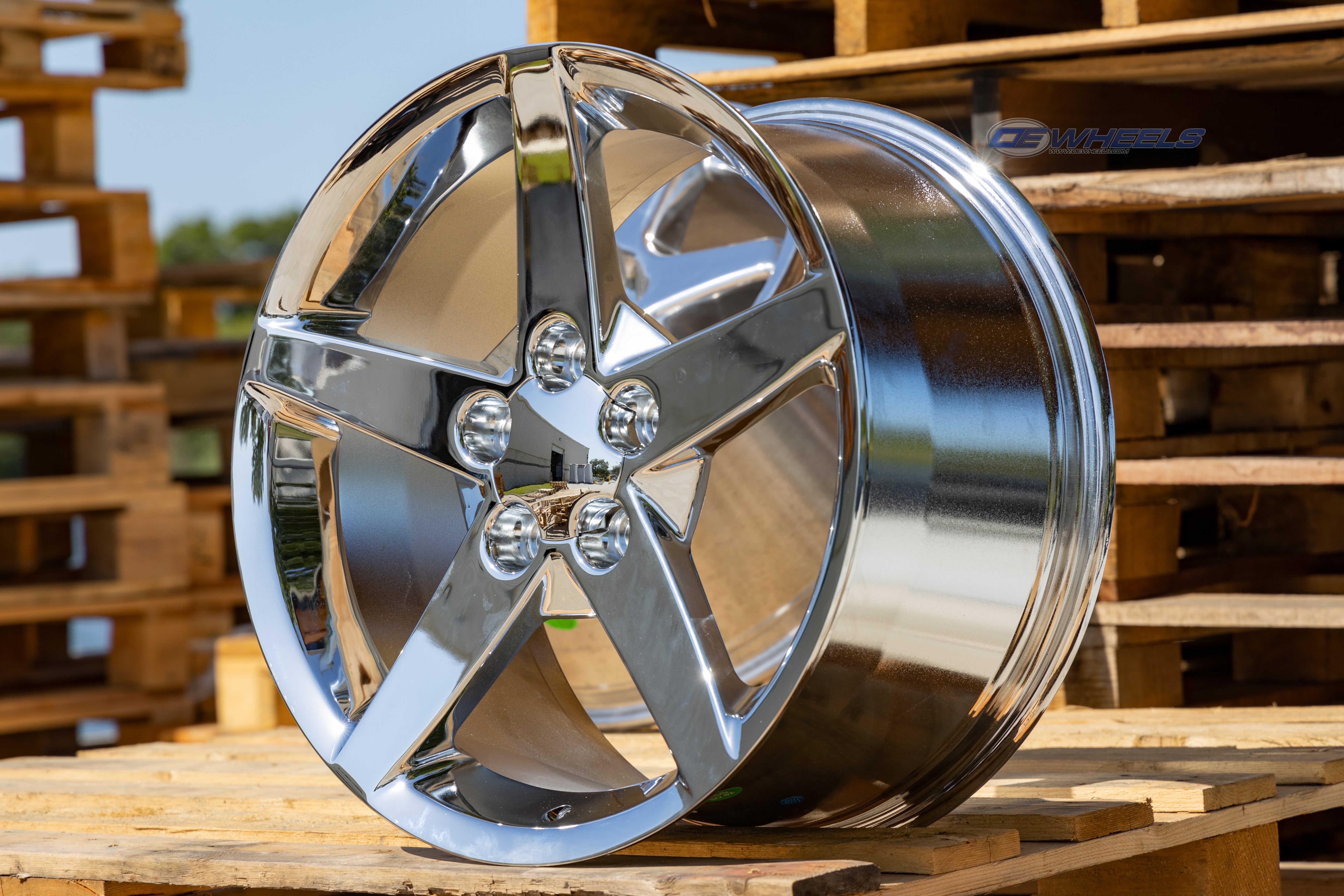 OE Wheels CV06B-19100-5475-68C 19" Replica fits Chevrolet Corvette C6 Chrome