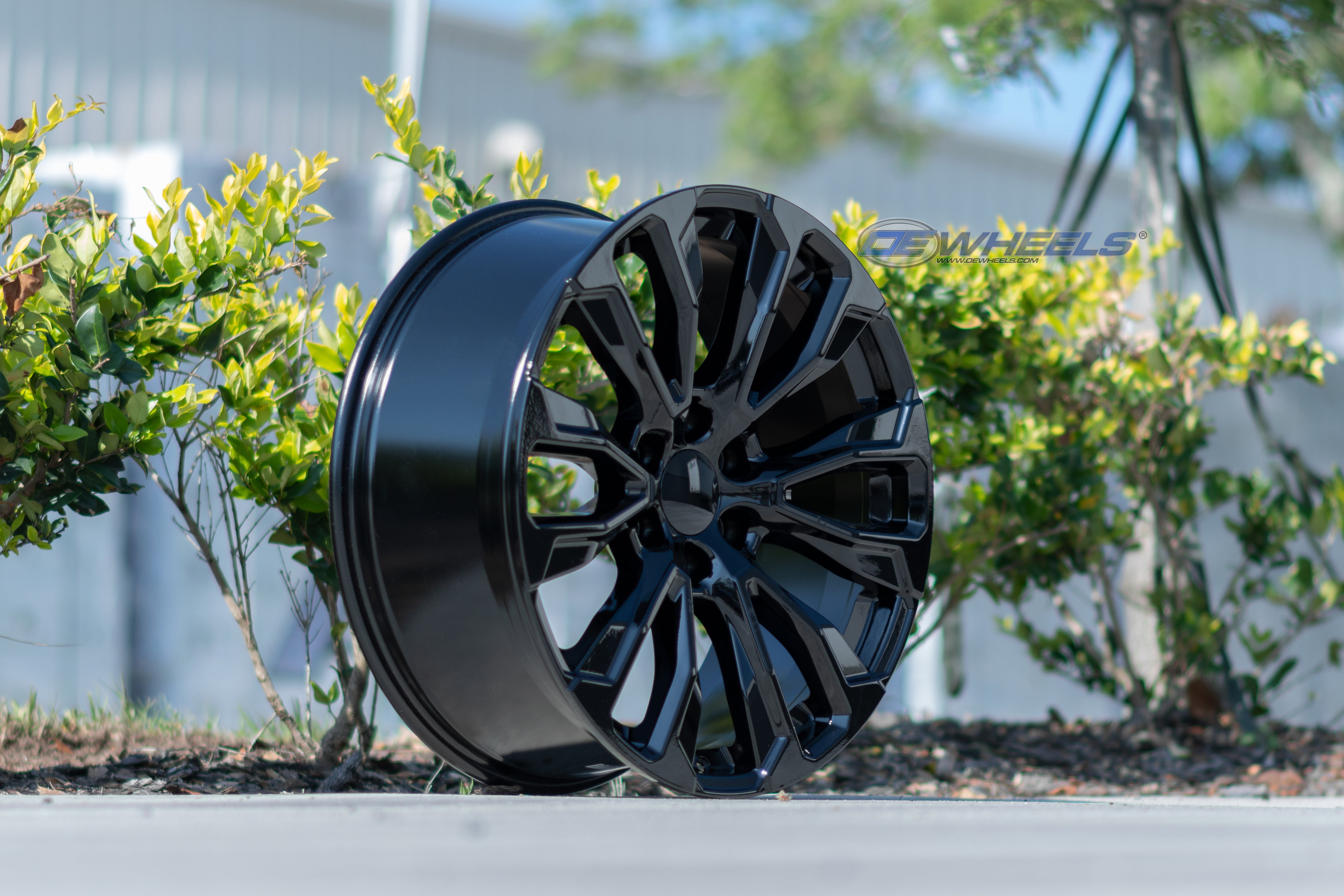 OE Wheels CV30-22090-6550-28B 22" Replica fits GMC Yukon 1500 22x9 Gloss Black