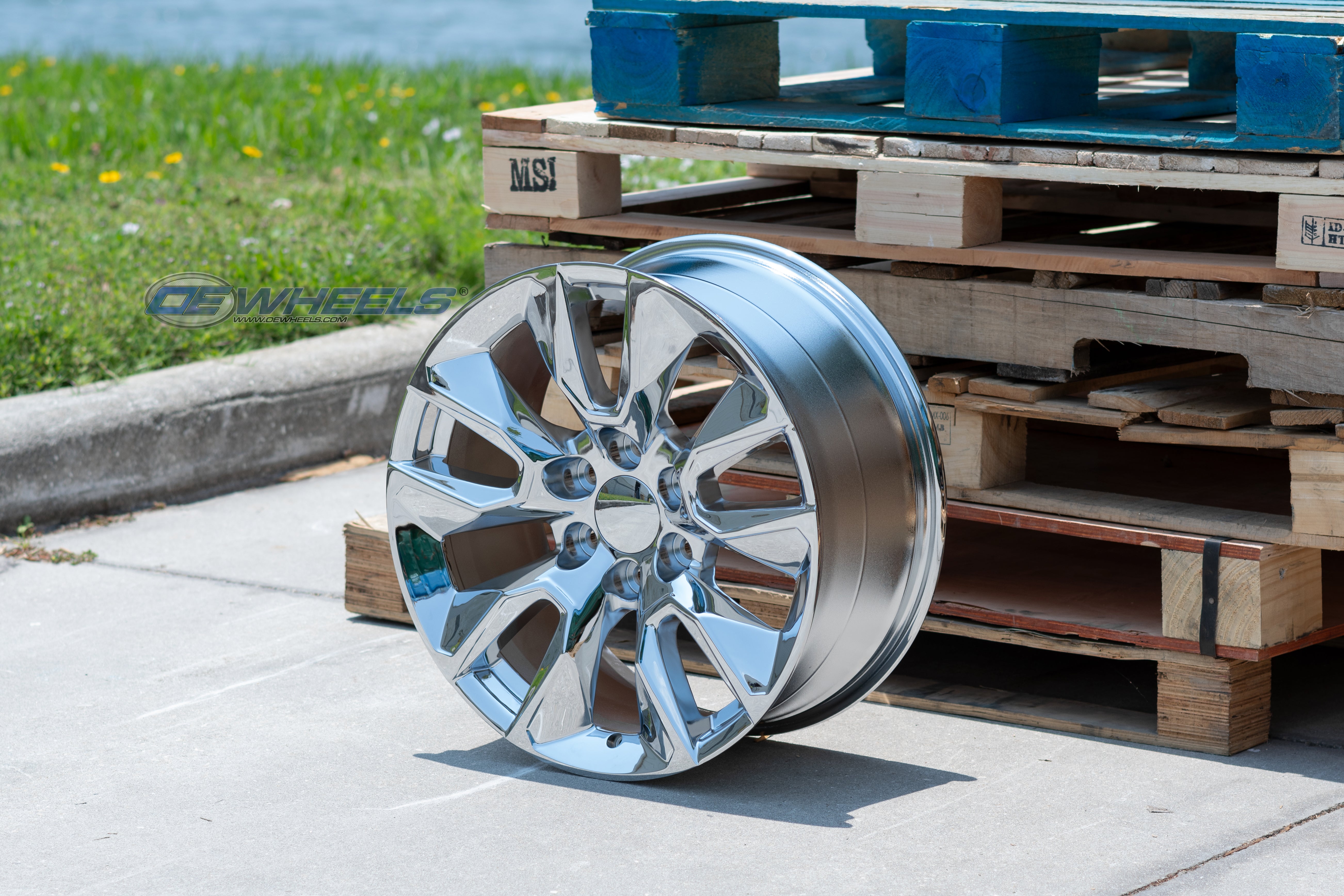OE Wheels CV32-20090-6550-28C 20" Replica fits Chevrolet Silverado 20x9 Chrome