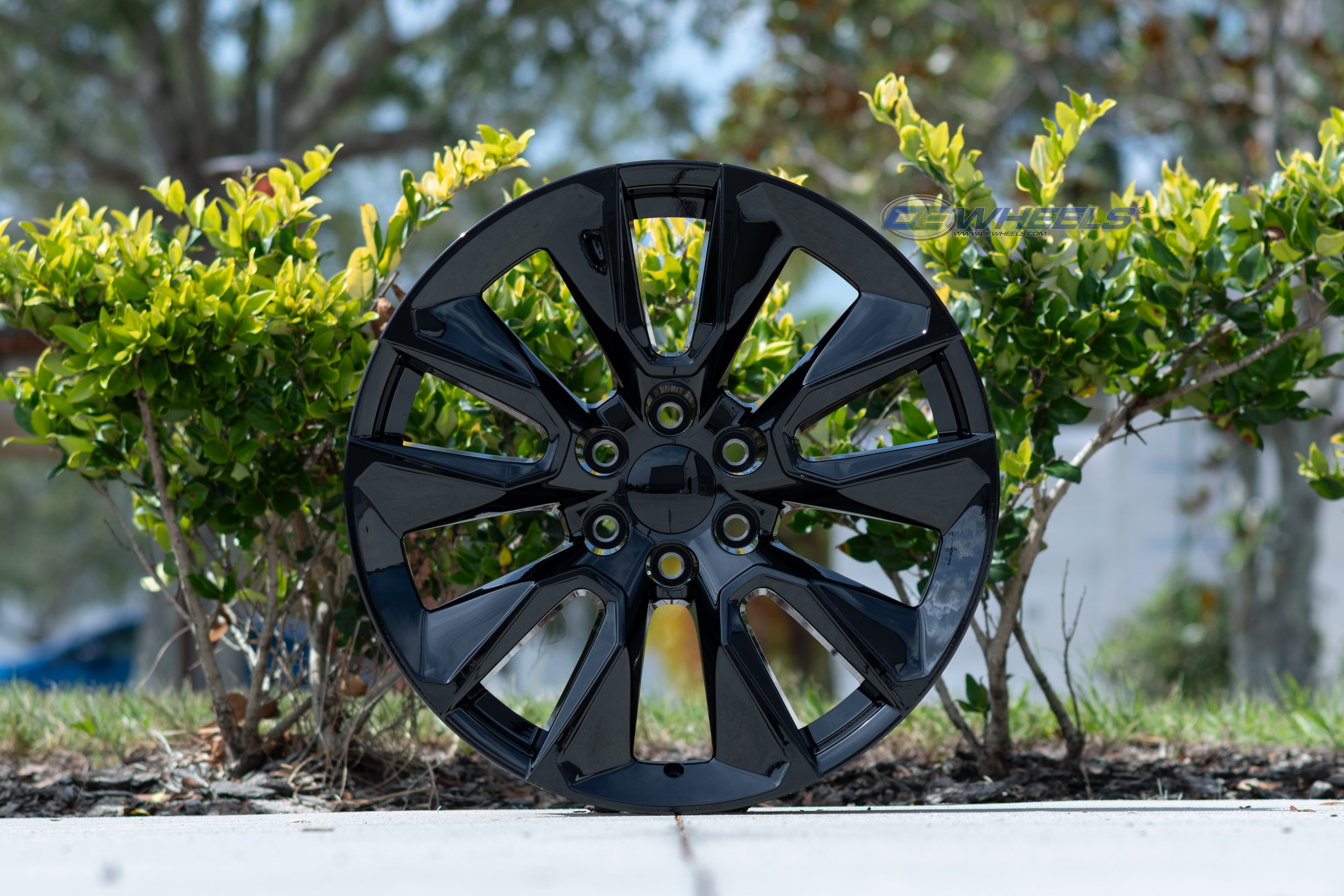 OE Wheels CV32-20090-6550-28B 20" Replica fits Chevrolet Silverado 20x9 Black