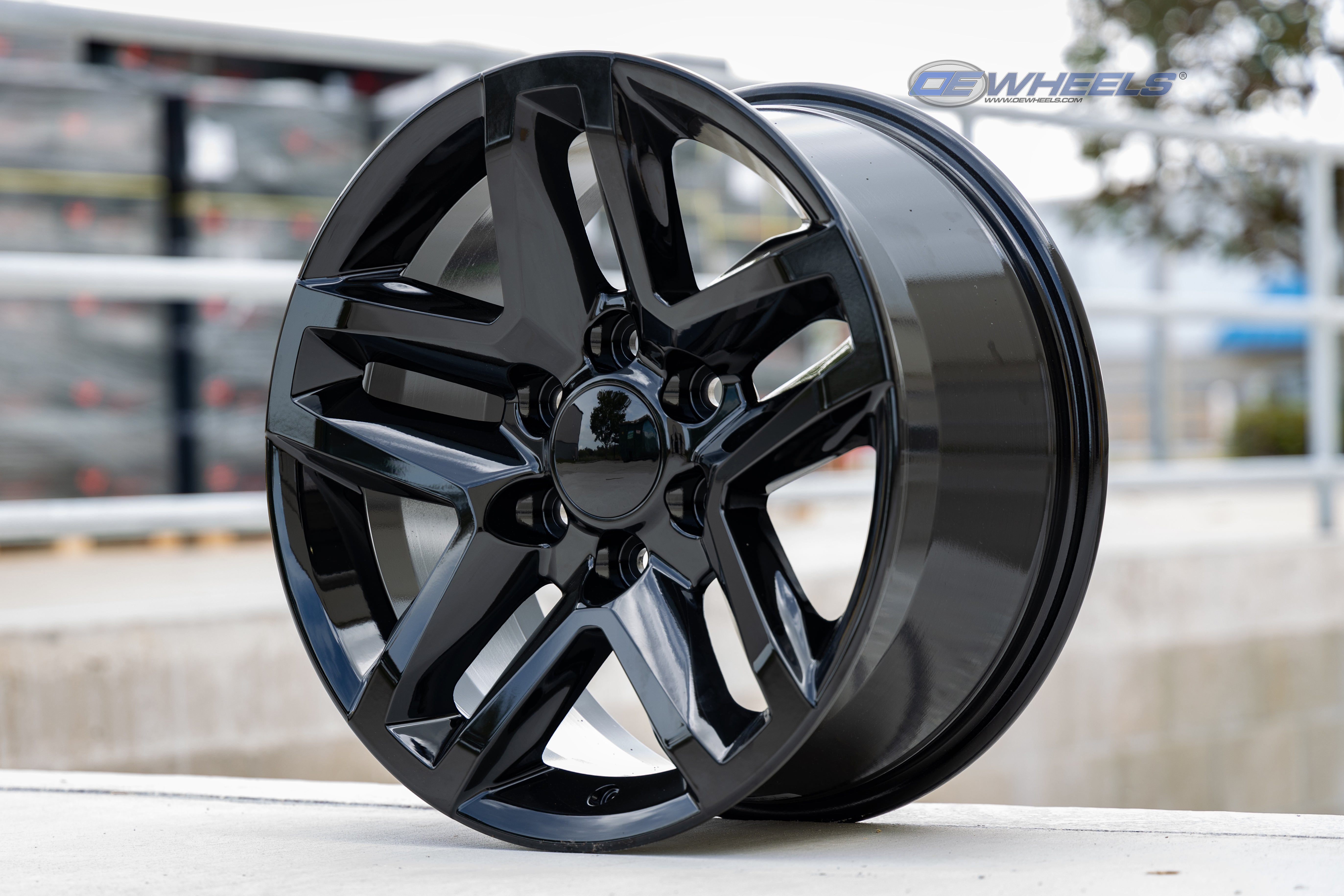 OE Wheels CV34B-22090-6550-26MBT 22" Replica fits Chevrolet Silverado Gloss Blk