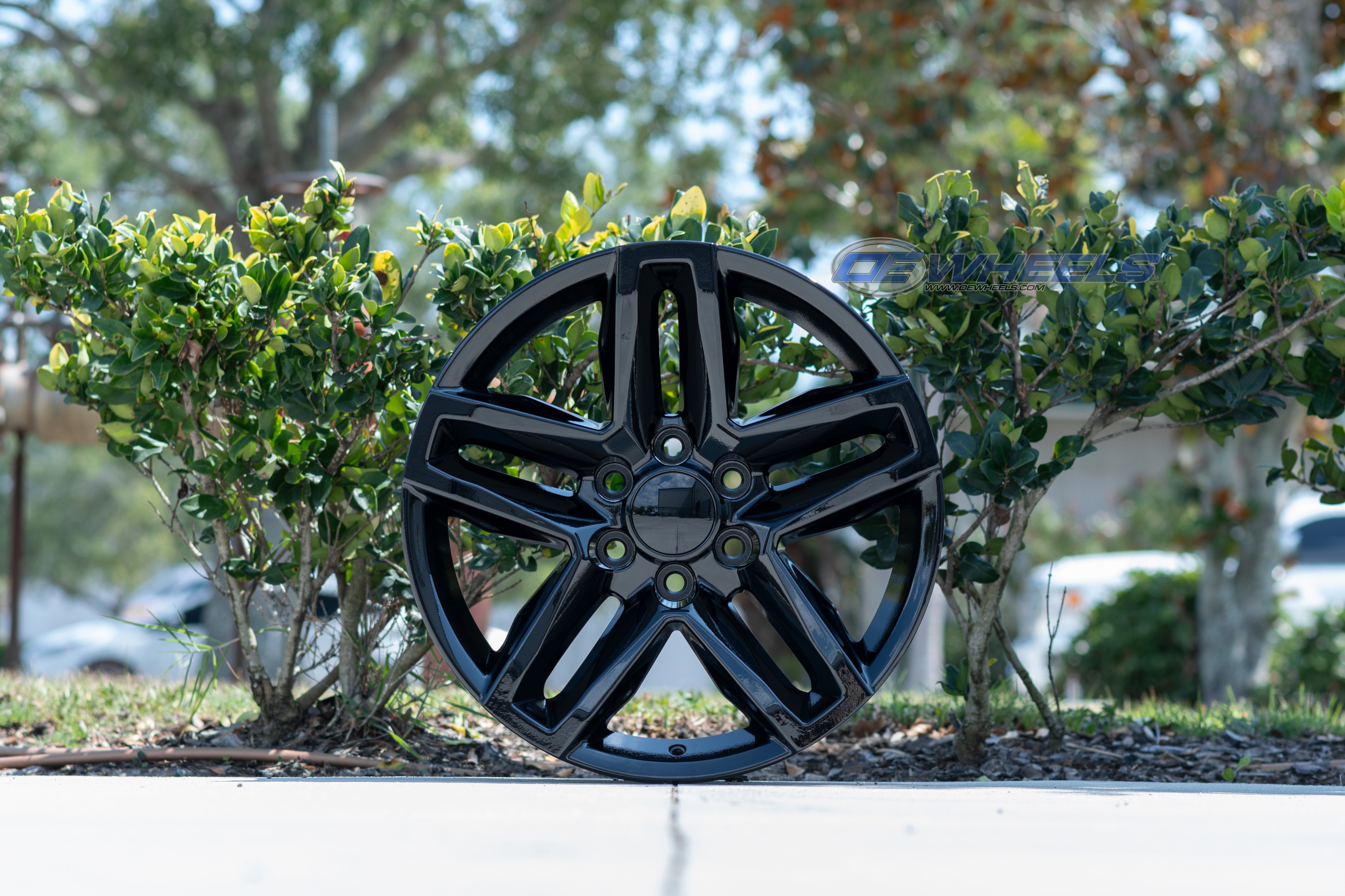 OE Wheels CV34B-20090-6550-26B 20" Replica fits Chevrolet Silverado 1500 Black