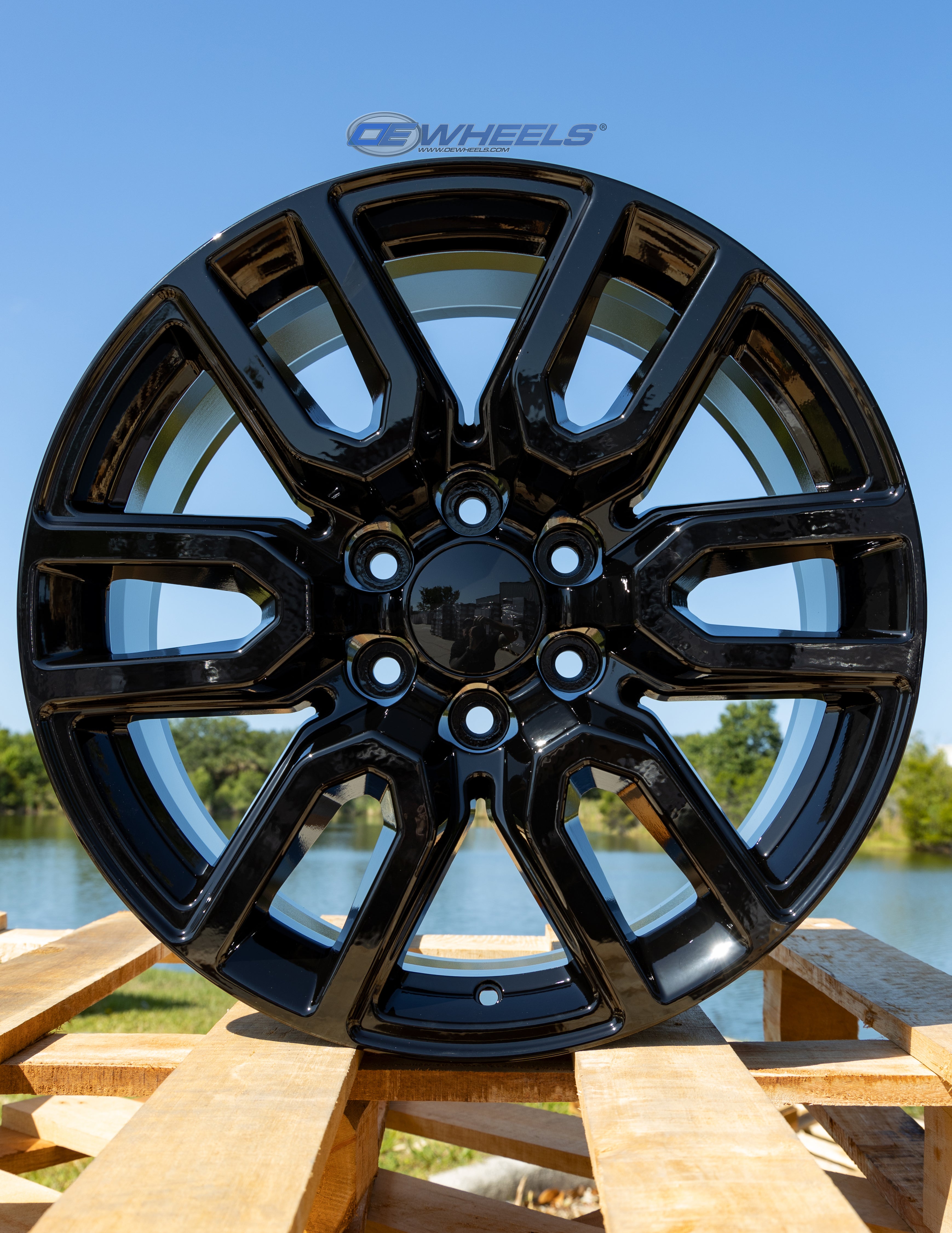 OE Wheels CV36-20090-6550-28B 20" Replica CV36 fits GMC Sierra 20x9 Black