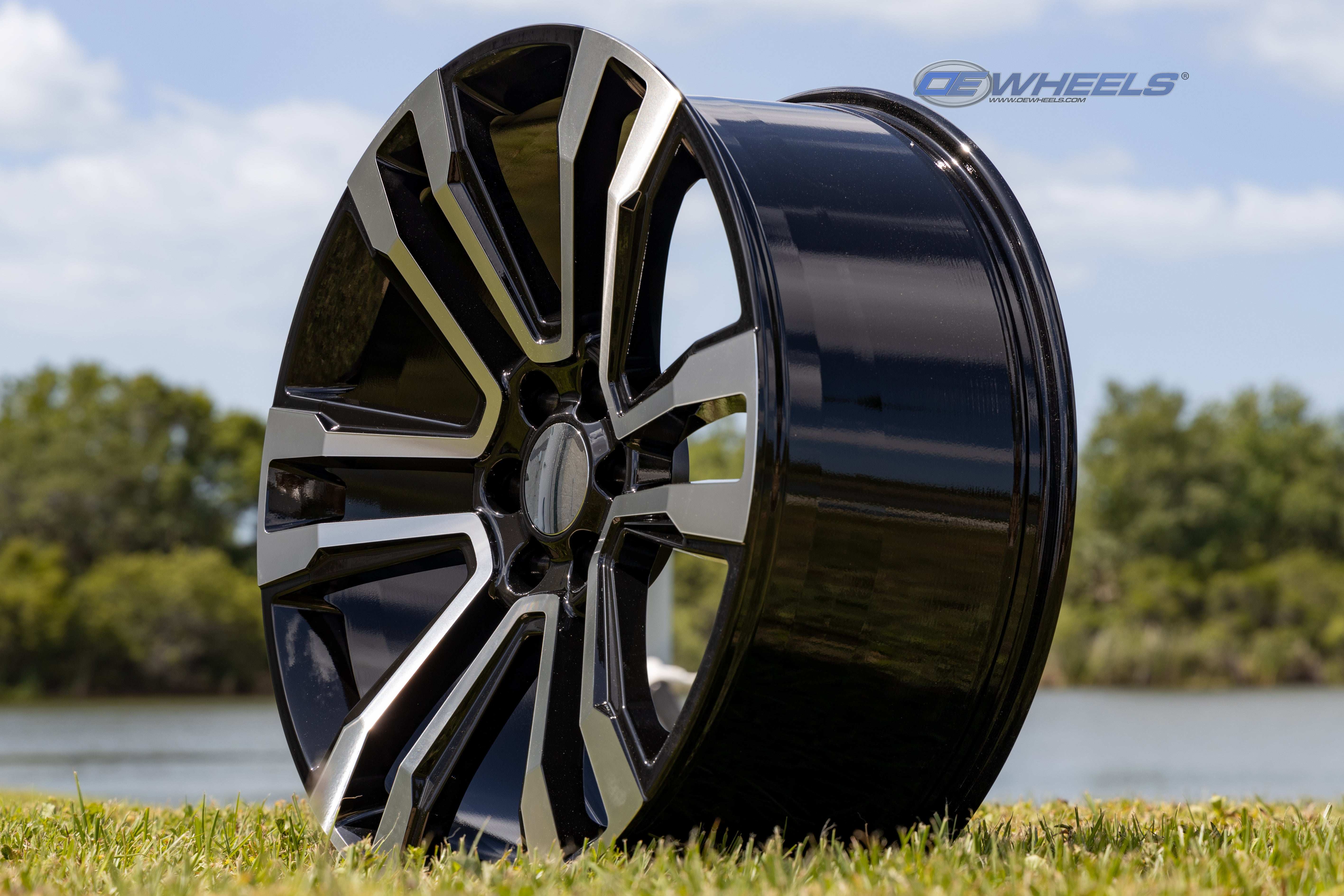 OE Wheels CV44-22090-6550-24MB 22" Replica CV44 fits GMC Yukon 22x9 Black Mach'd