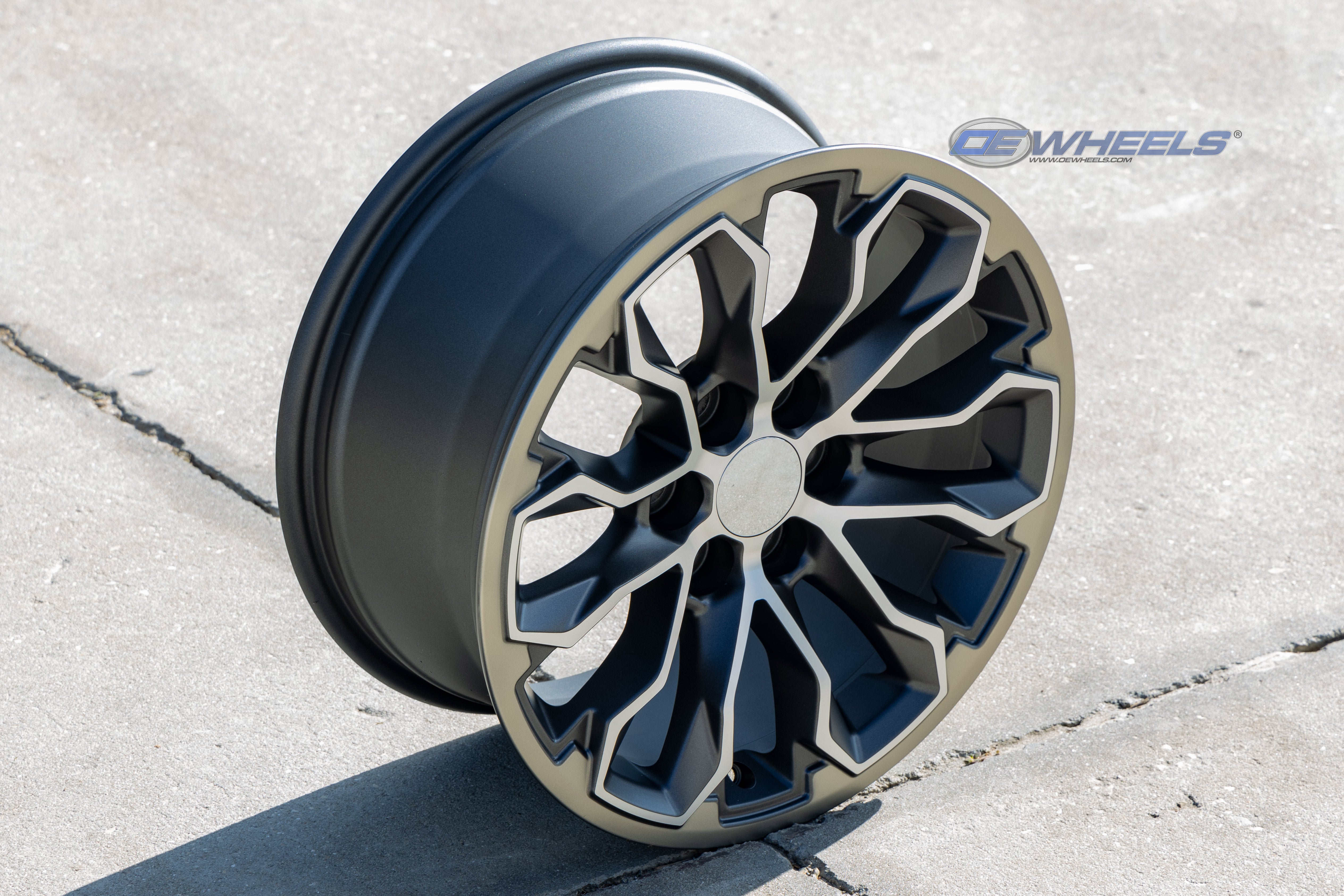 OE Wheels CV54-17080-6120-33MG1 17" Replica fits Chevy Colorado ZR2 Gunmetal