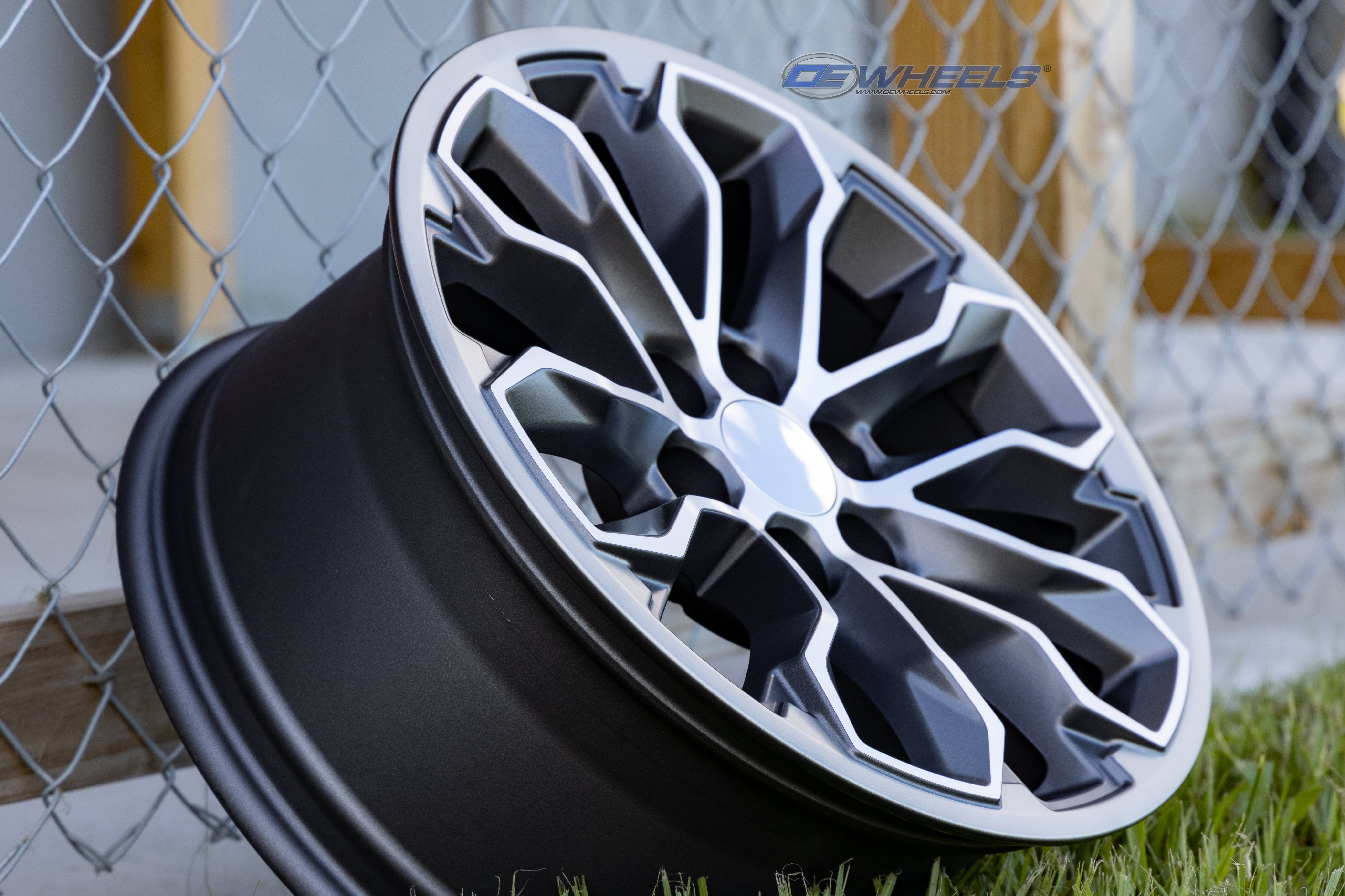 OE Wheels CV54-17080-6120-33MG1 17" Replica fits Chevy Colorado ZR2 Gunmetal