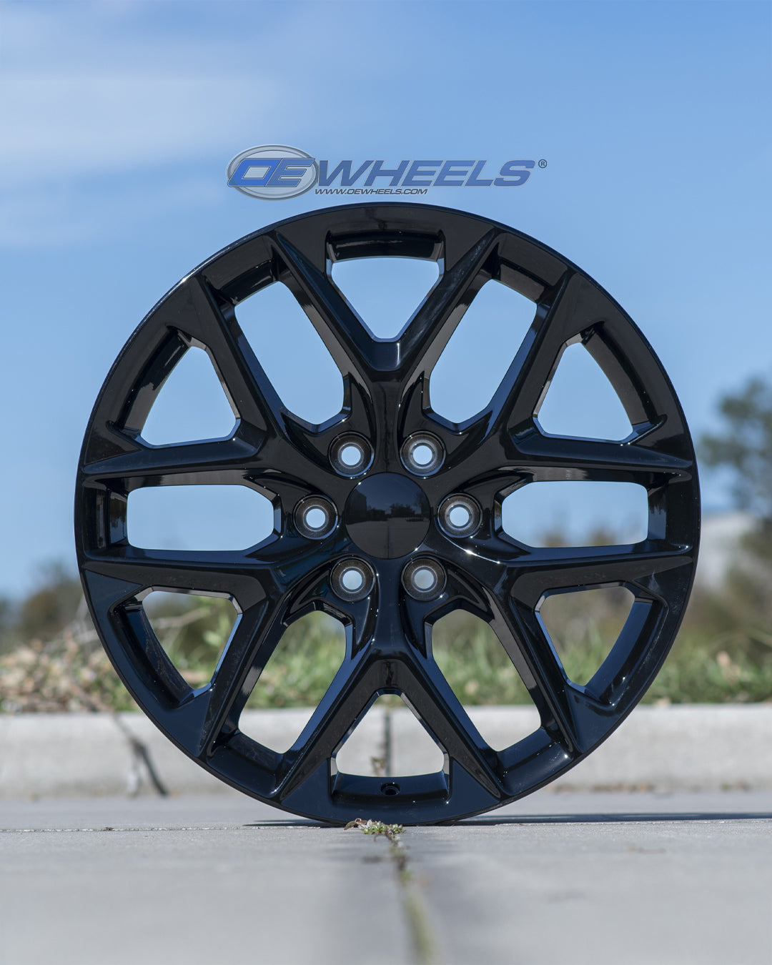 OE Wheels CV62-22090-6550-28B 22" Replica fits Chevrolet Silverado Gloss Black