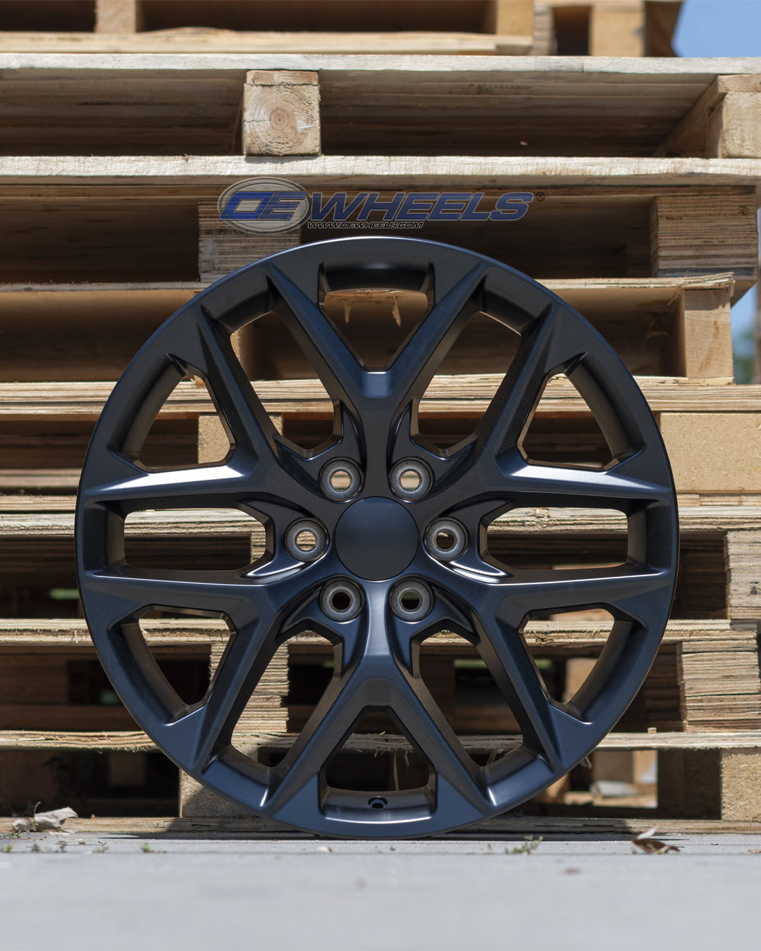 OE Wheels CV62-22090-6550-28B1 22" Replica fits Chevrolet Silverado Gloss Black