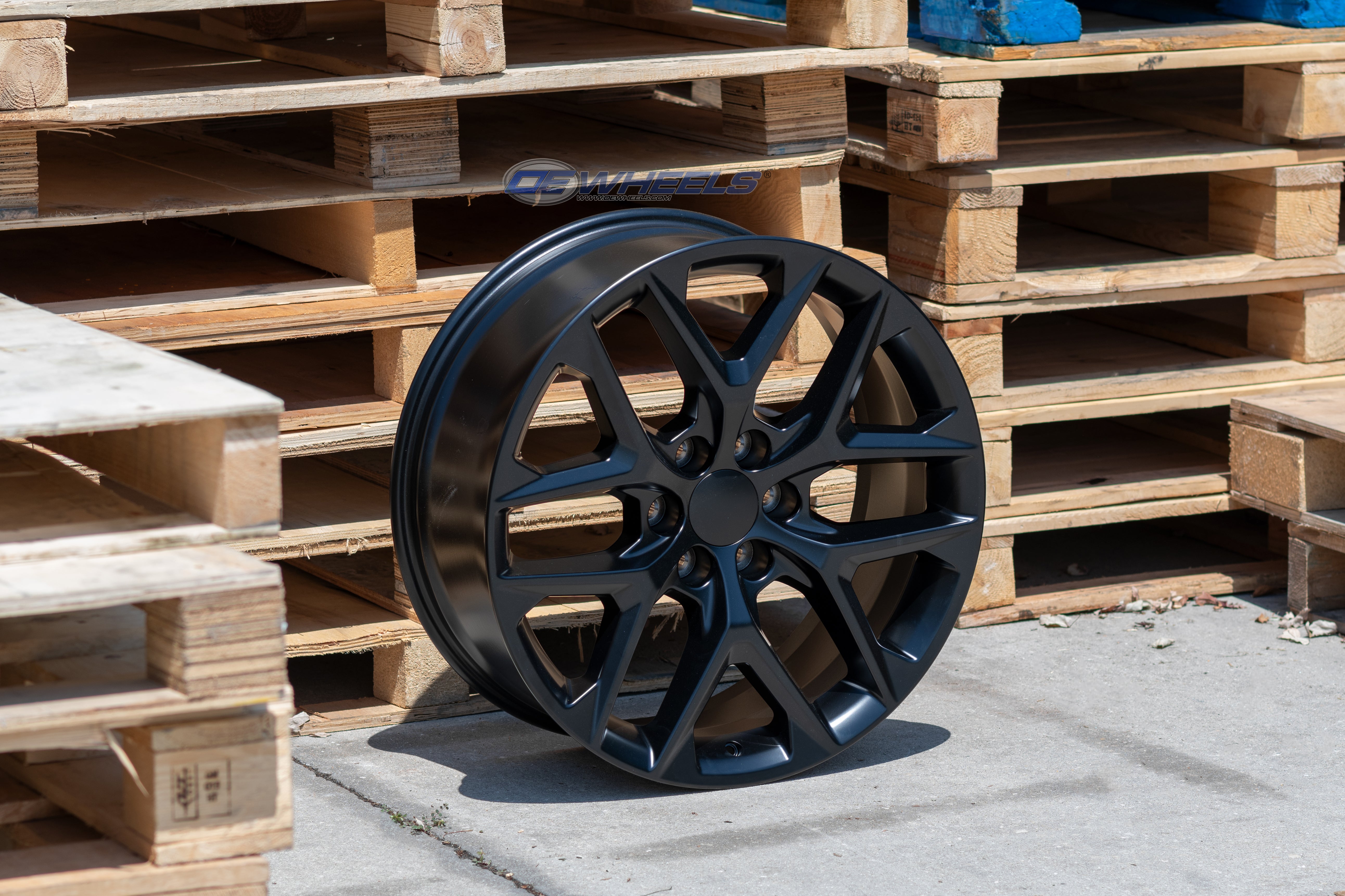 OE Wheels CV62-22090-6550-28B1 22" Replica fits Chevrolet Silverado Gloss Black