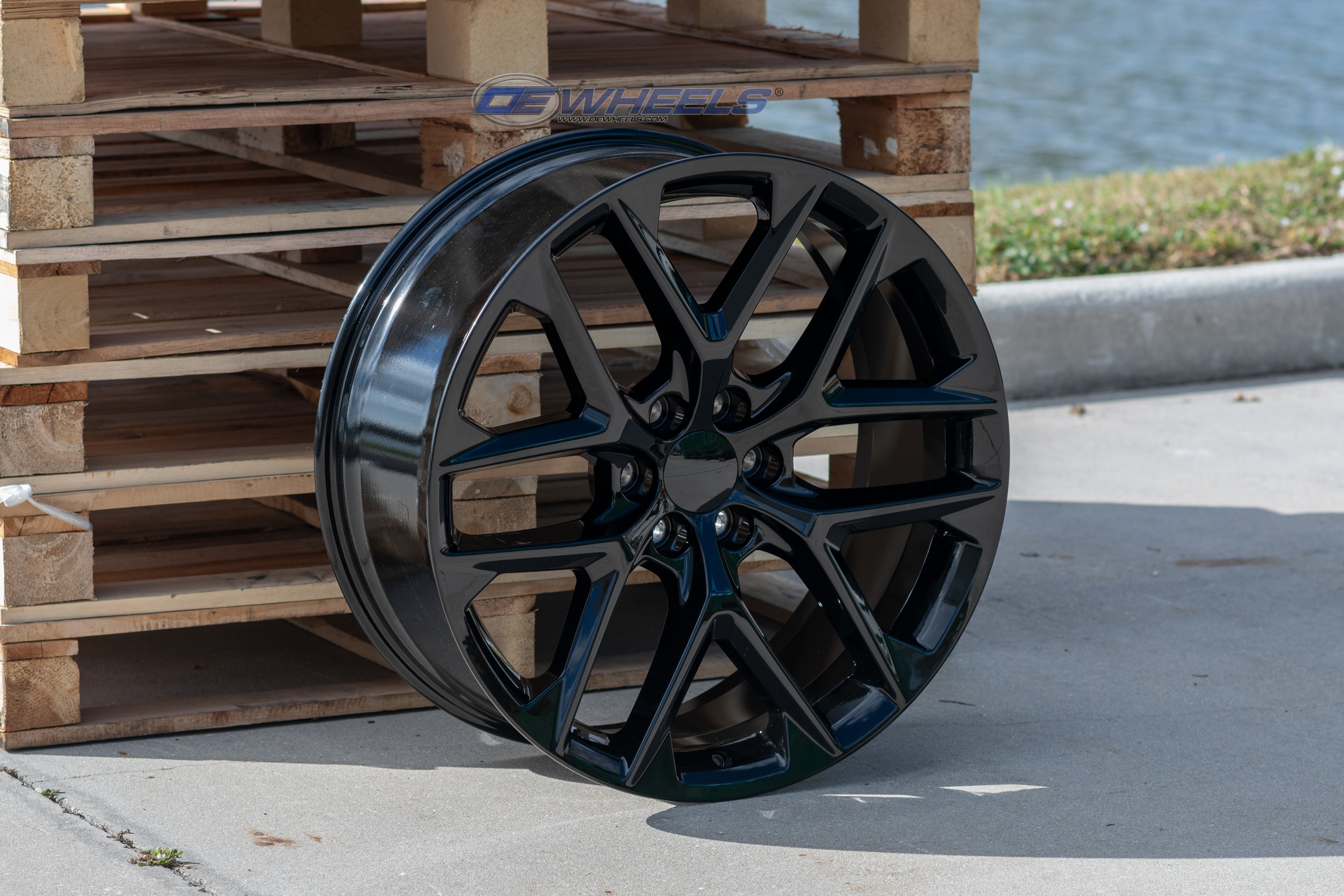 OE Wheels CV62-24100-6550-28B 24" Replica fits Chevrolet Silverado Gloss Black