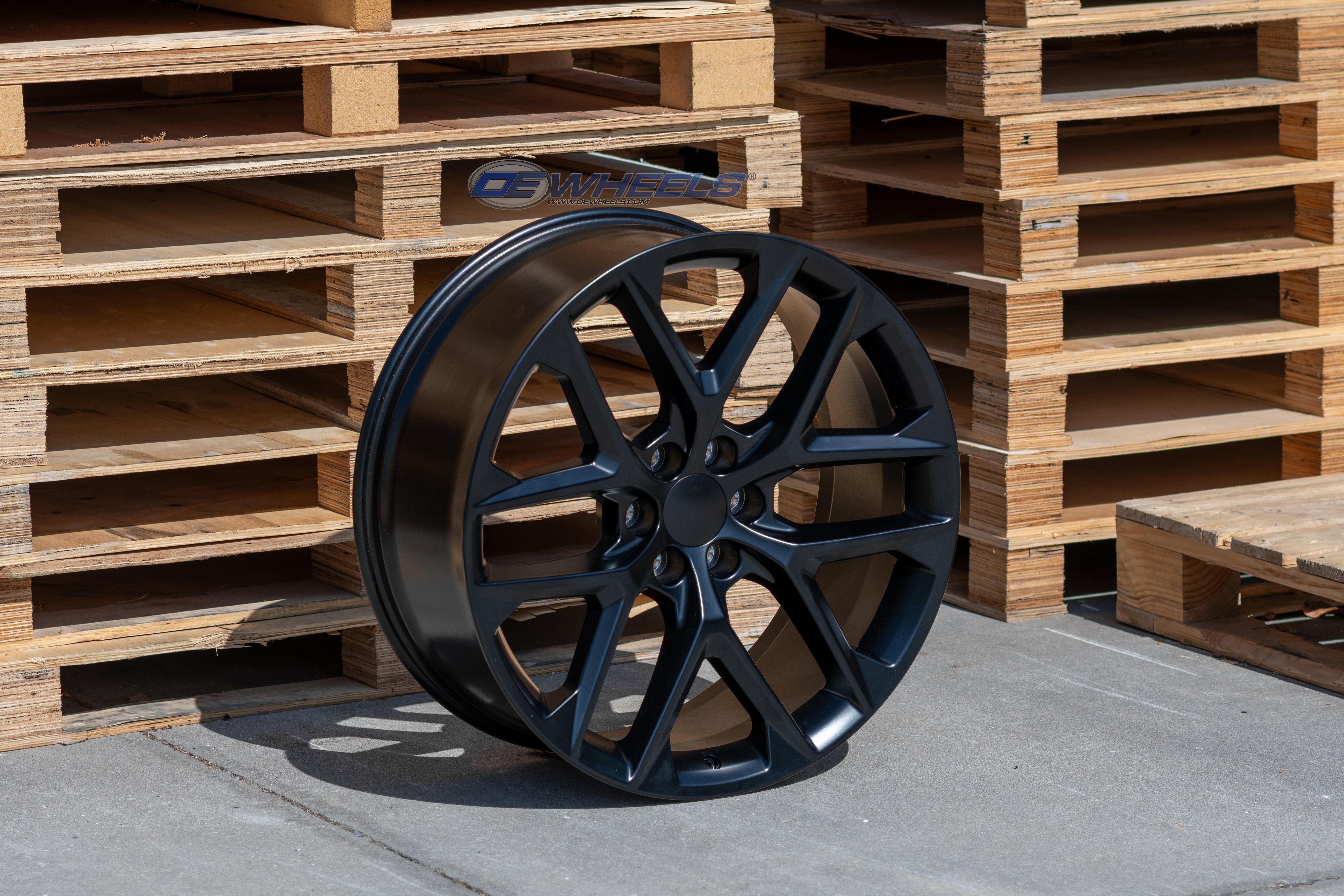 OE Wheels CV62-24100-6550-28B1 24" Replica fits Chevrolet Silverado Gloss Black