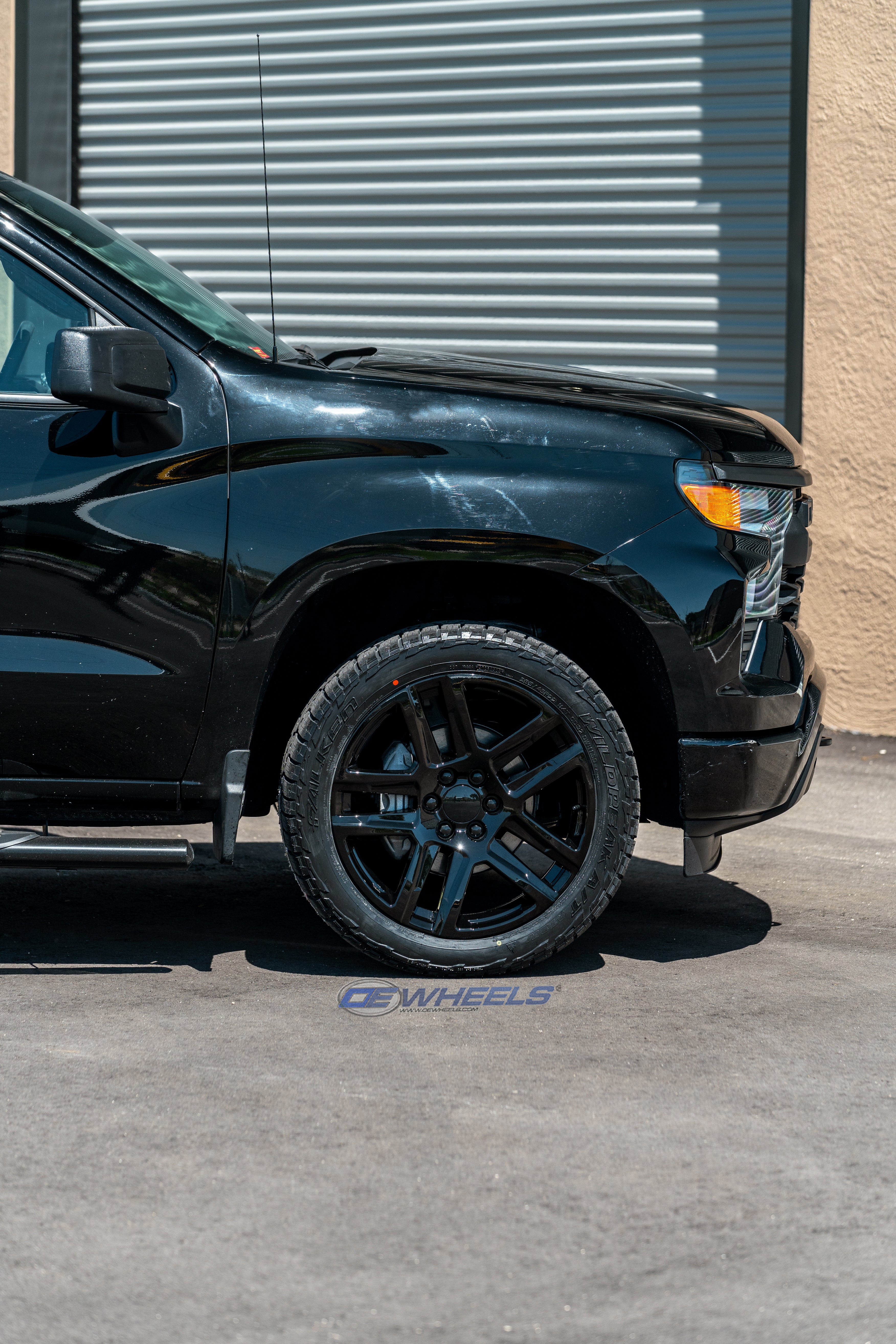 OE Wheels CV63-22090-6550-28B 22" Replica fits Chevrolet Silverado 1500 Black