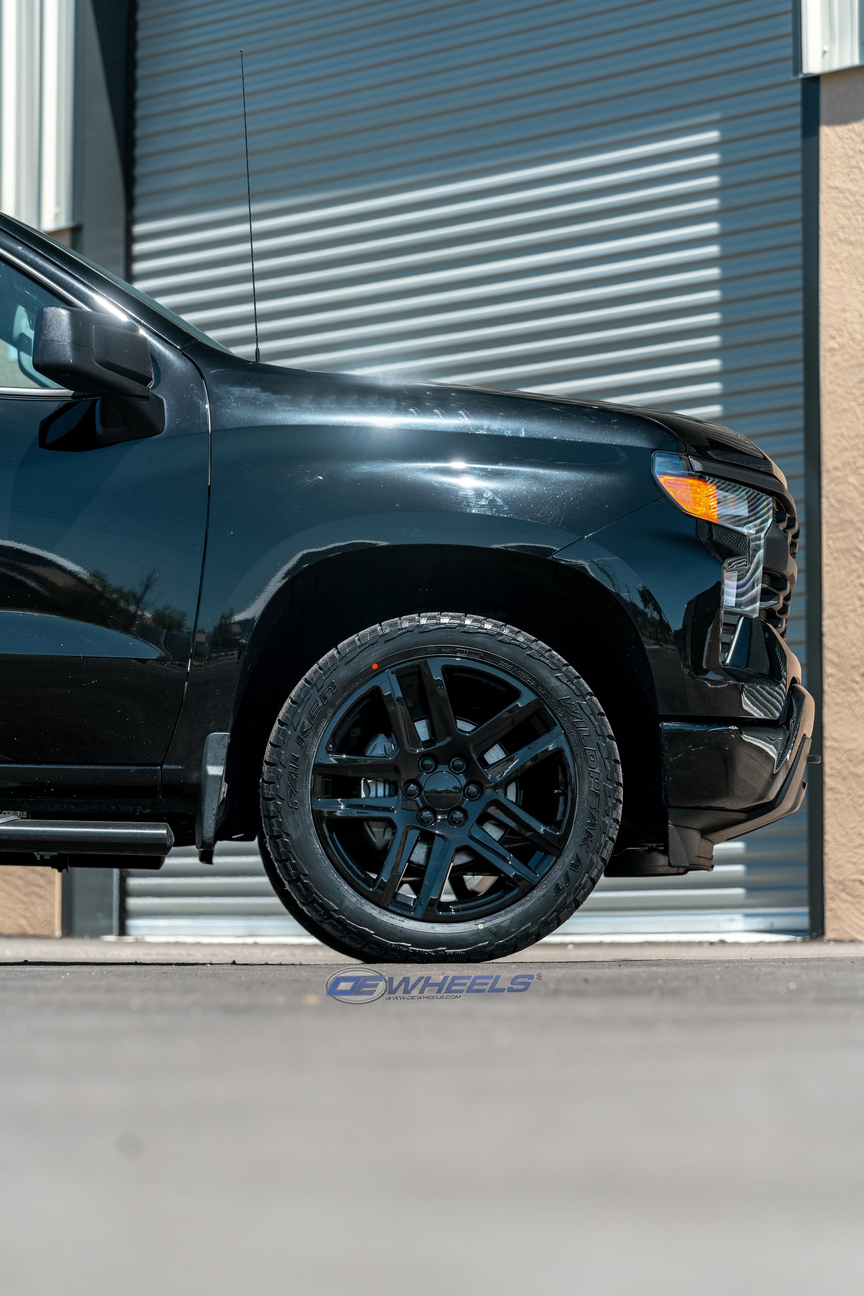 OE Wheels CV63-22090-6550-28B 22" Replica fits Chevrolet Silverado 1500 Black