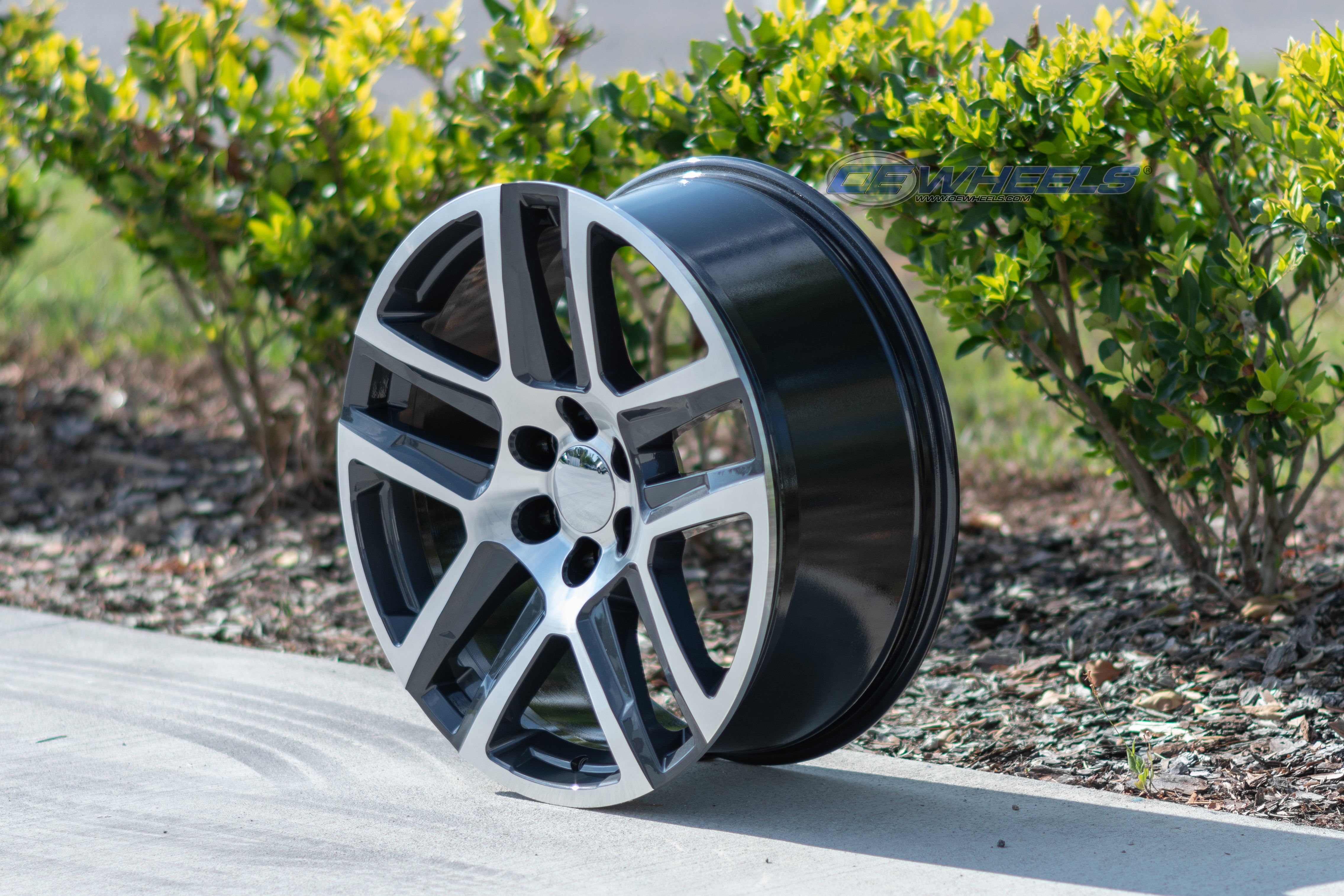 OE Wheels CV63-22090-6550-28MG 22" Replica fits Chevy Silverado 1500 Gunmetal