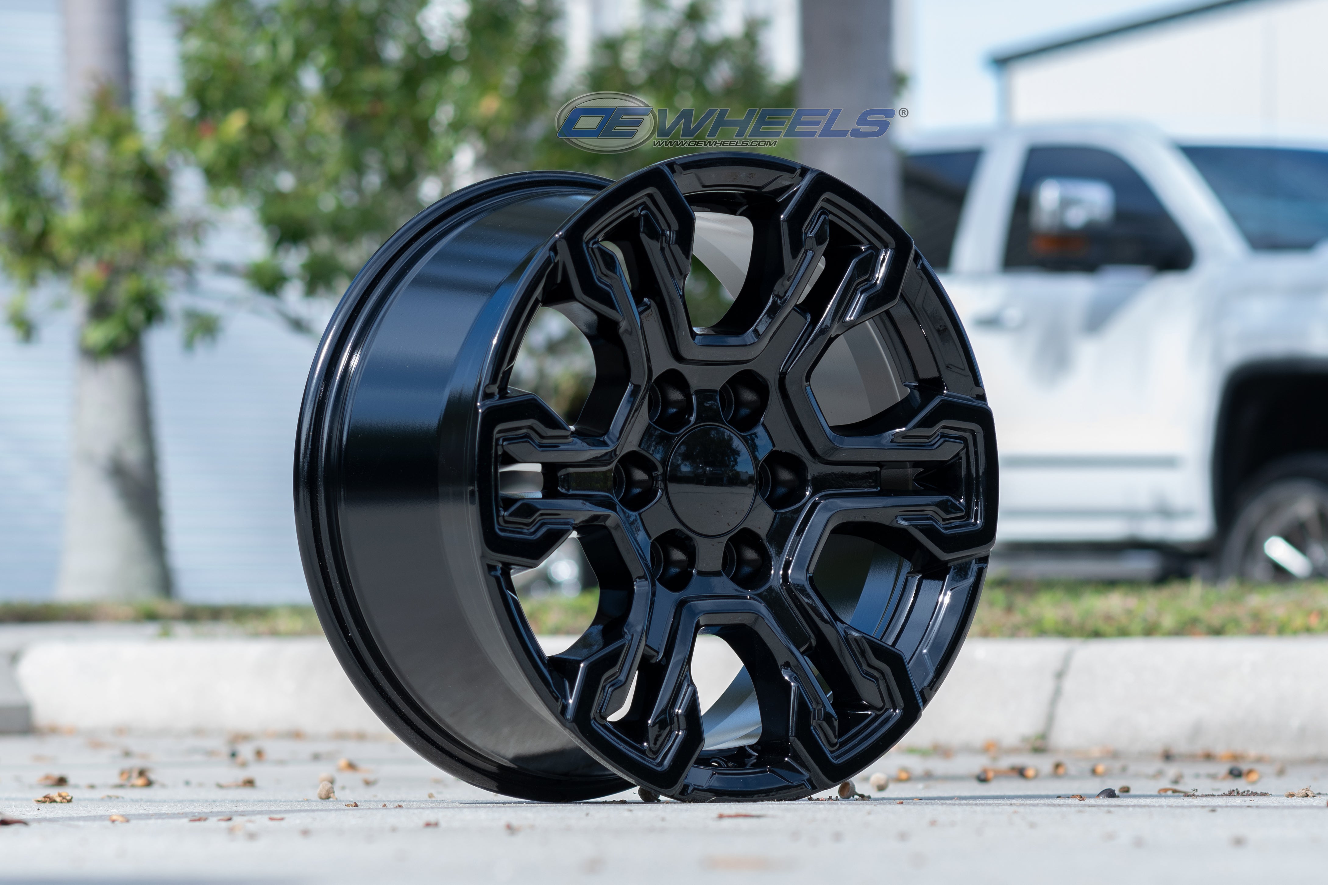 OE Wheels CV65-18085-6550-26B 18" Replica fits Chevrolet Silverado Gloss Black