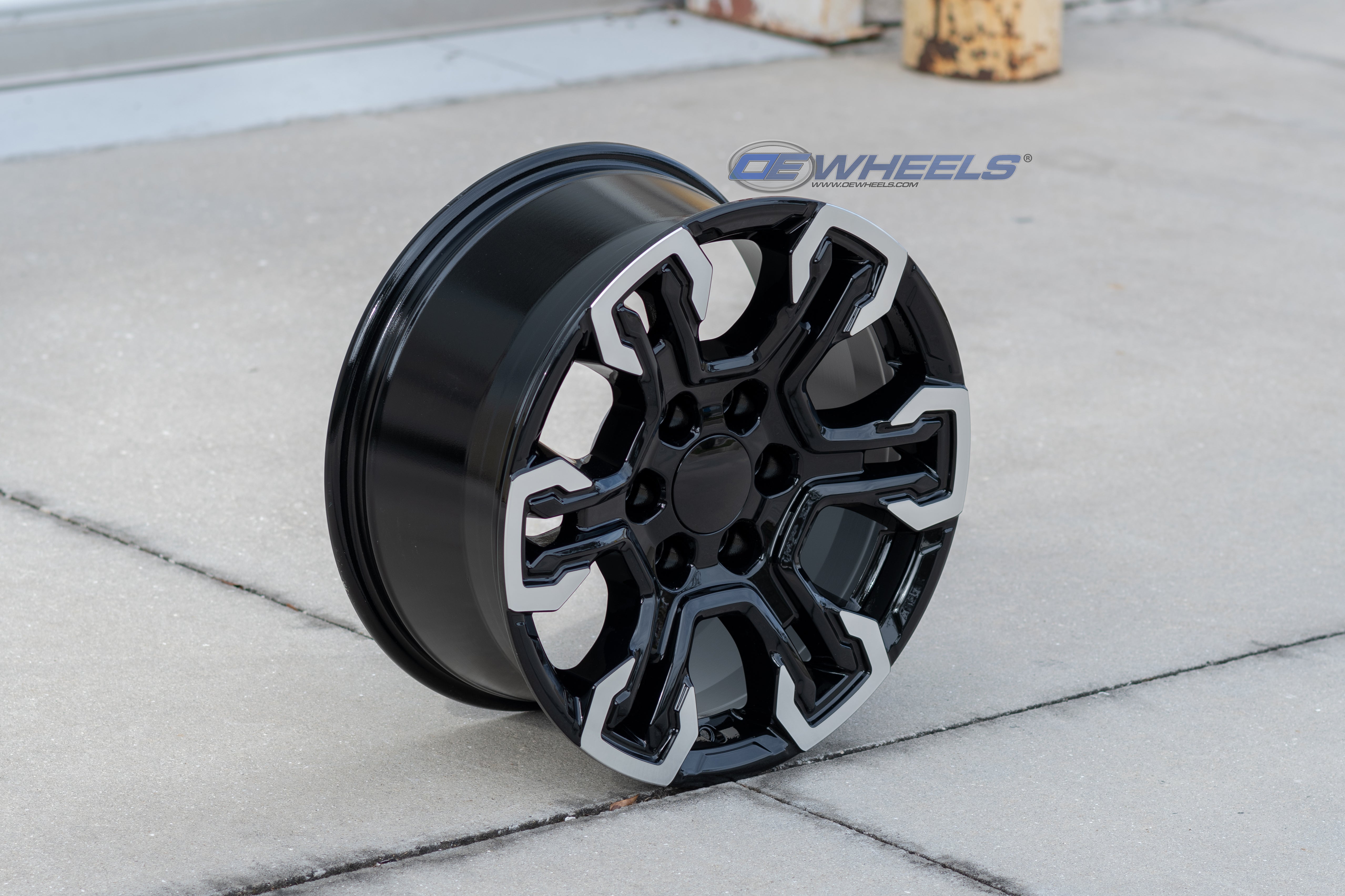 OE Wheels CV65-18085-6550-26MB 18" Replica fits Chevrolet Silverado Gloss Black