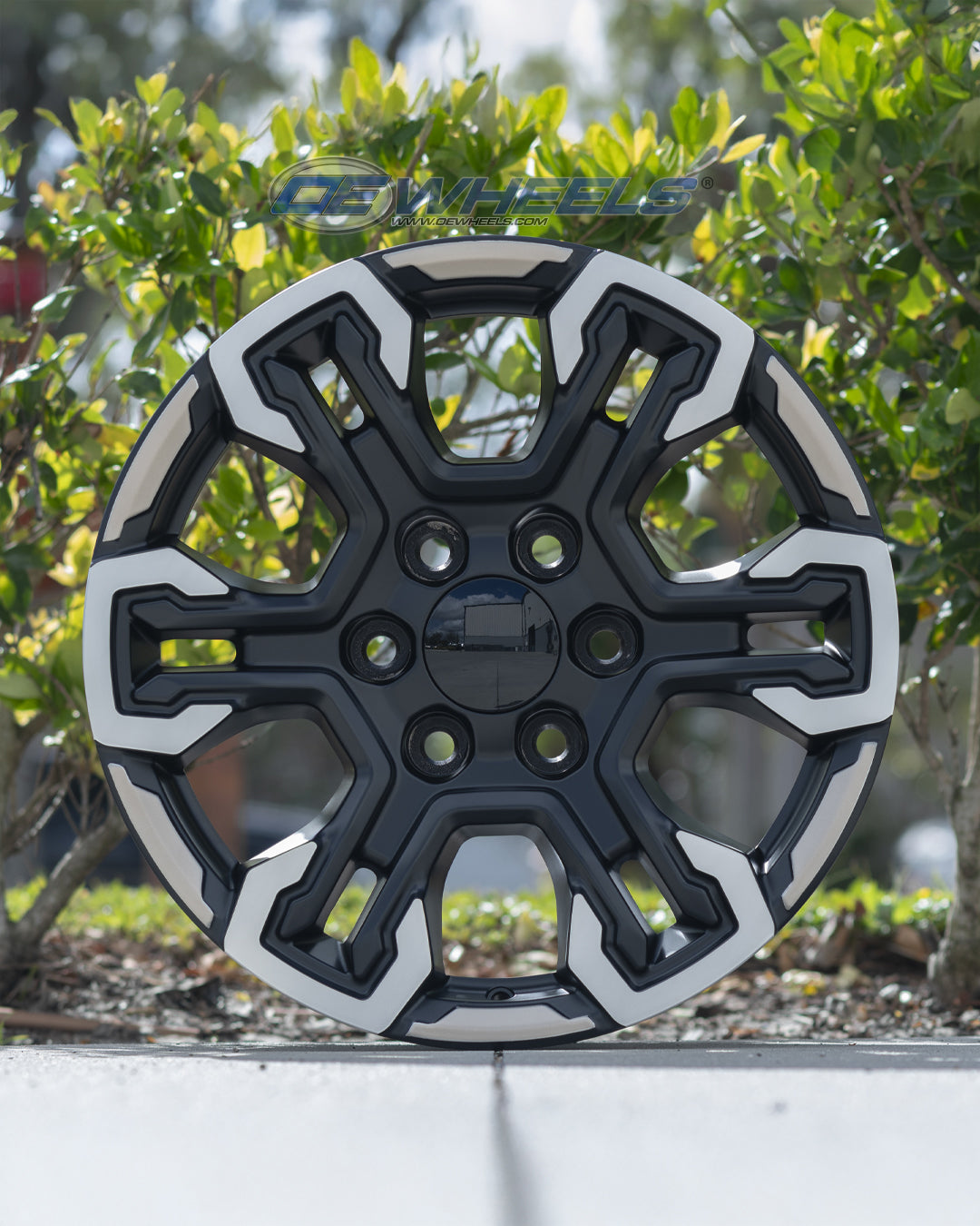 OE Wheels CV65-18085-6550-26MB12 18" Replica fits Chevrolet Silverado Black