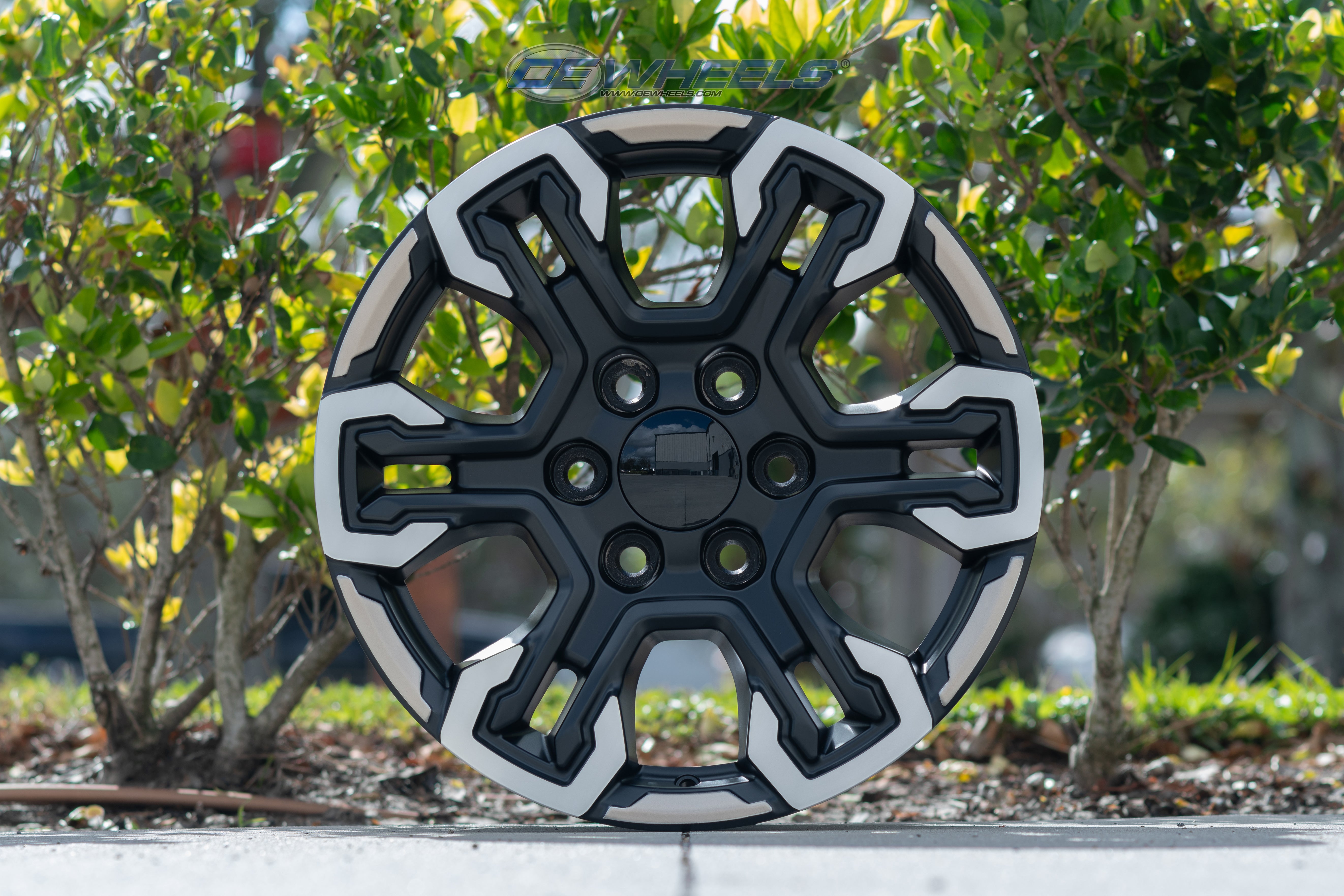 OE Wheels CV65-18085-6550-26MB12 18" Replica fits Chevrolet Silverado Black