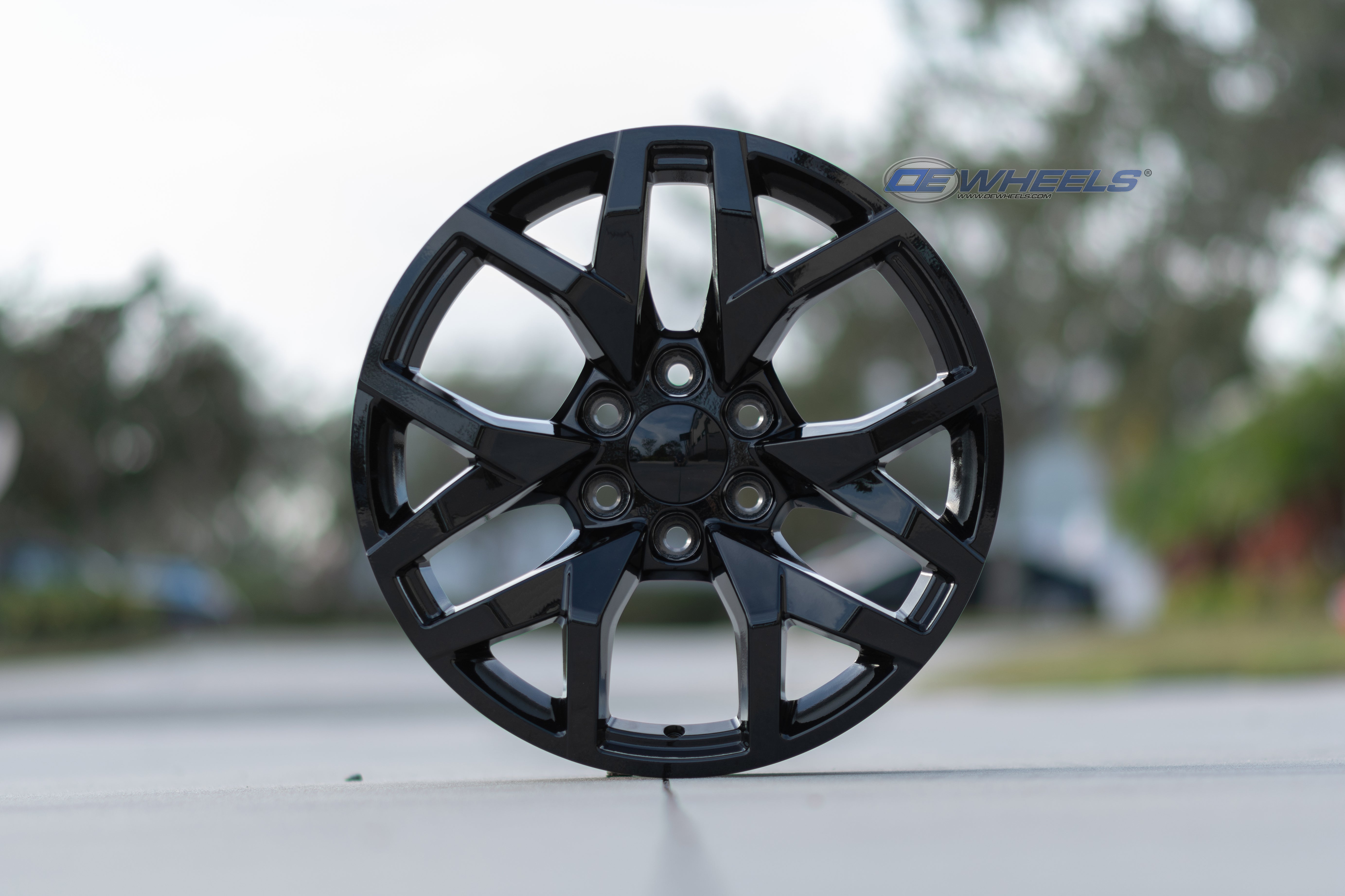 OE Wheels CV66-22090-6550-28B 22" Replica fits Chevrolet Suburban 1500 - Black