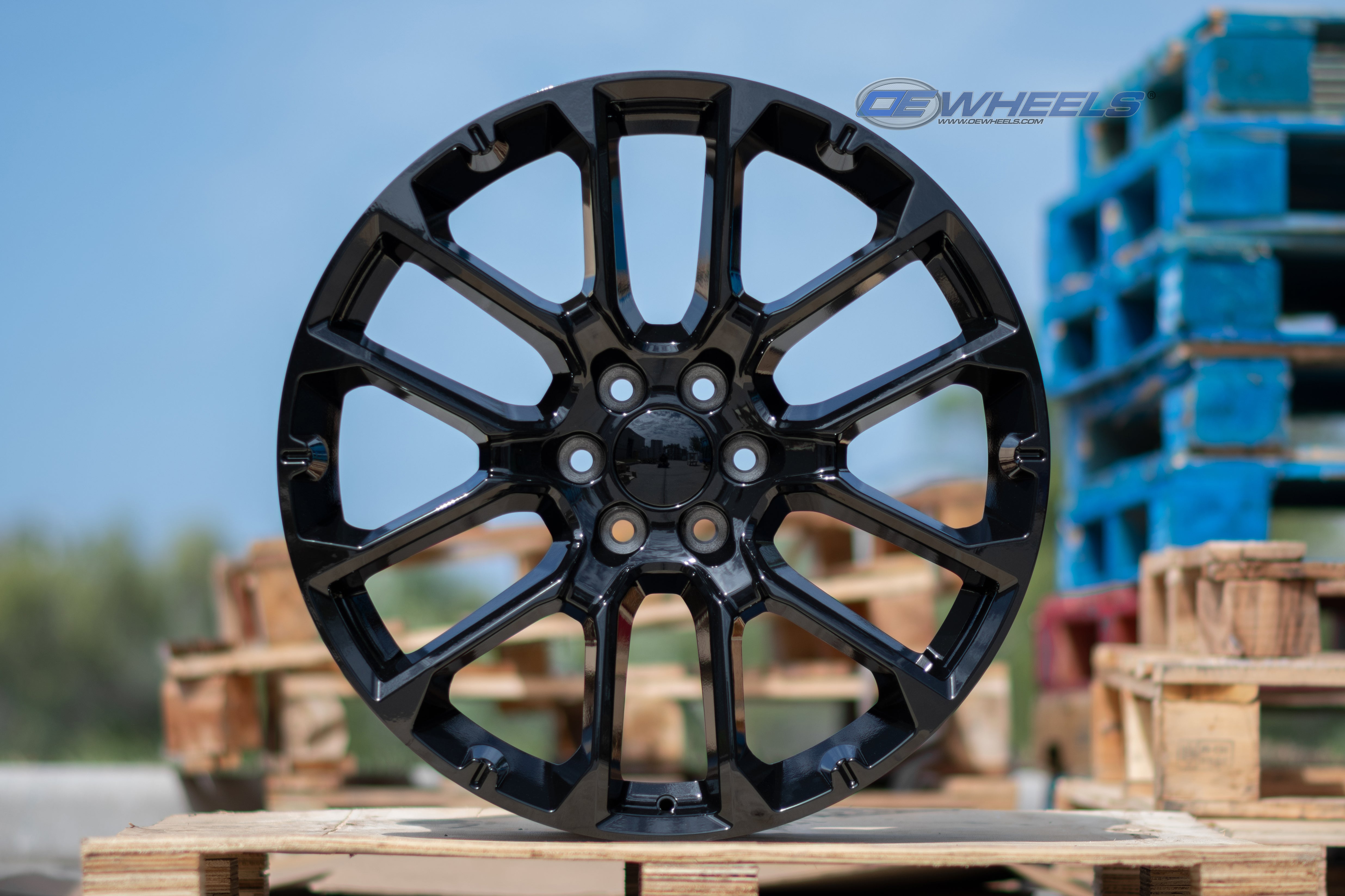 OE Wheels CV67-22090-6550-28B 22" Replica fits Chevrolet Suburban 1500 Black