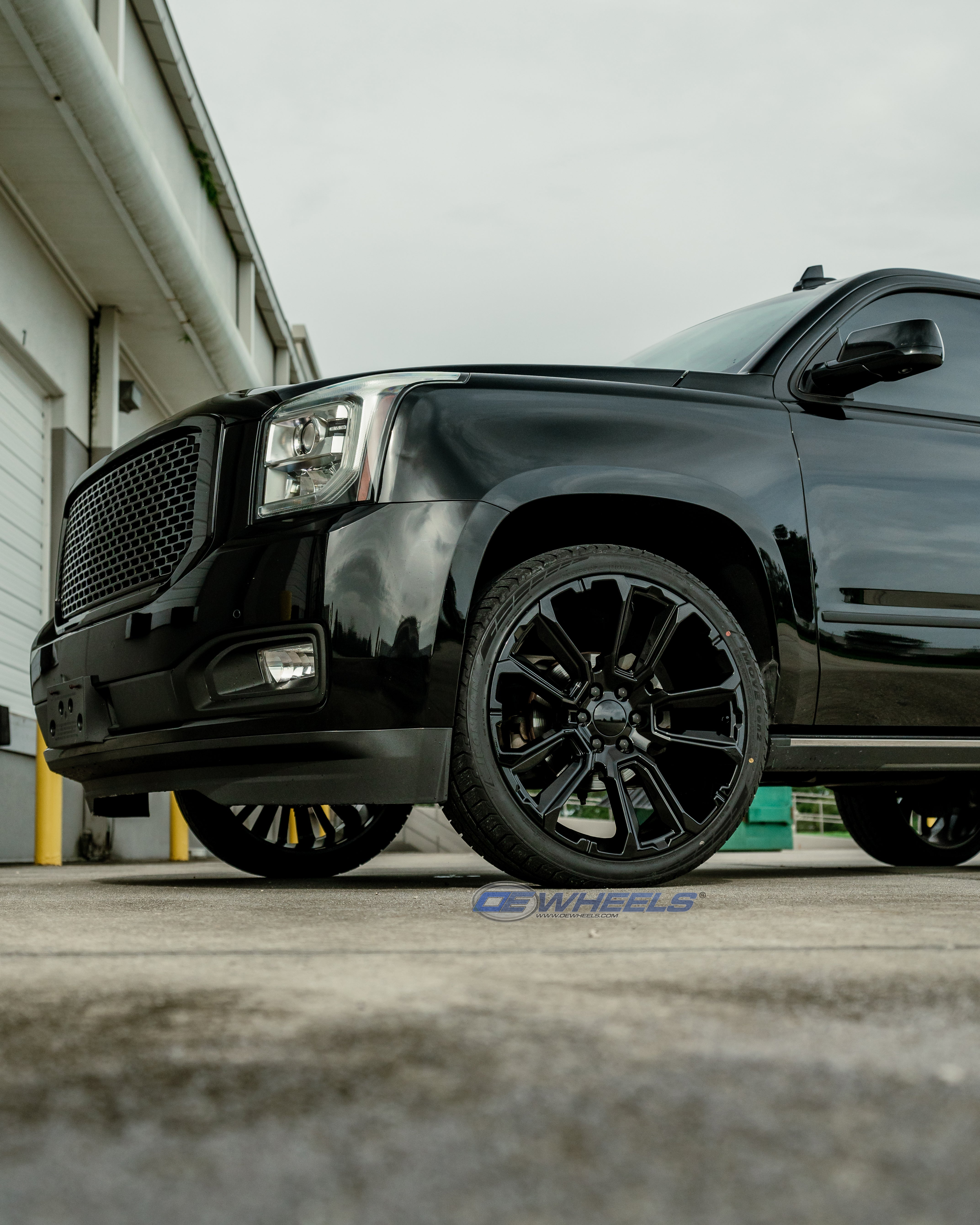 OE Wheels CV68-22090-6550-28B 22" Replica fits Chevrolet Suburban 1500 Black